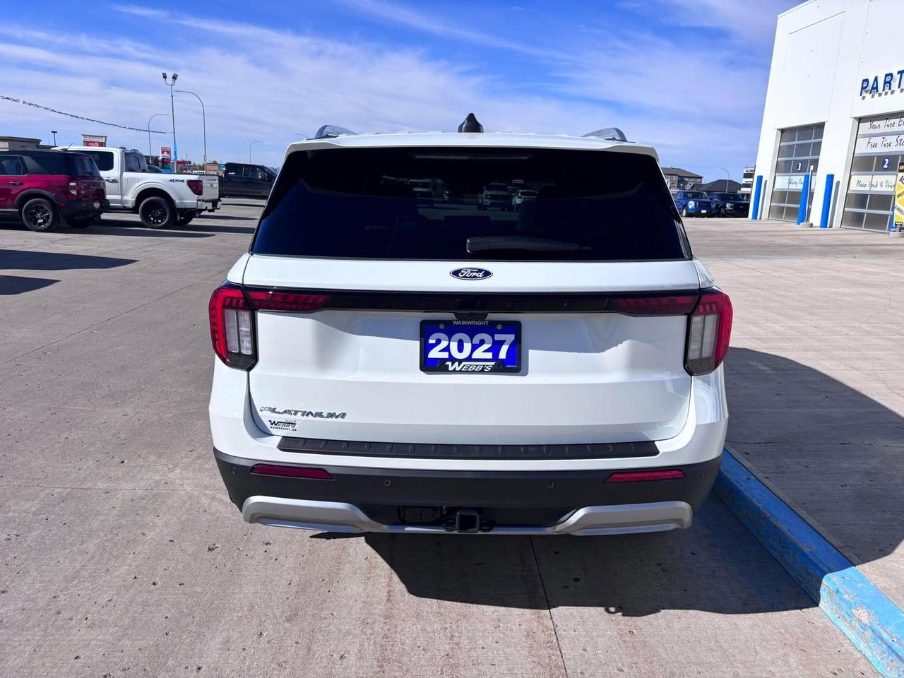 2027 Ford Explorer Platinum 4WD Photo3
