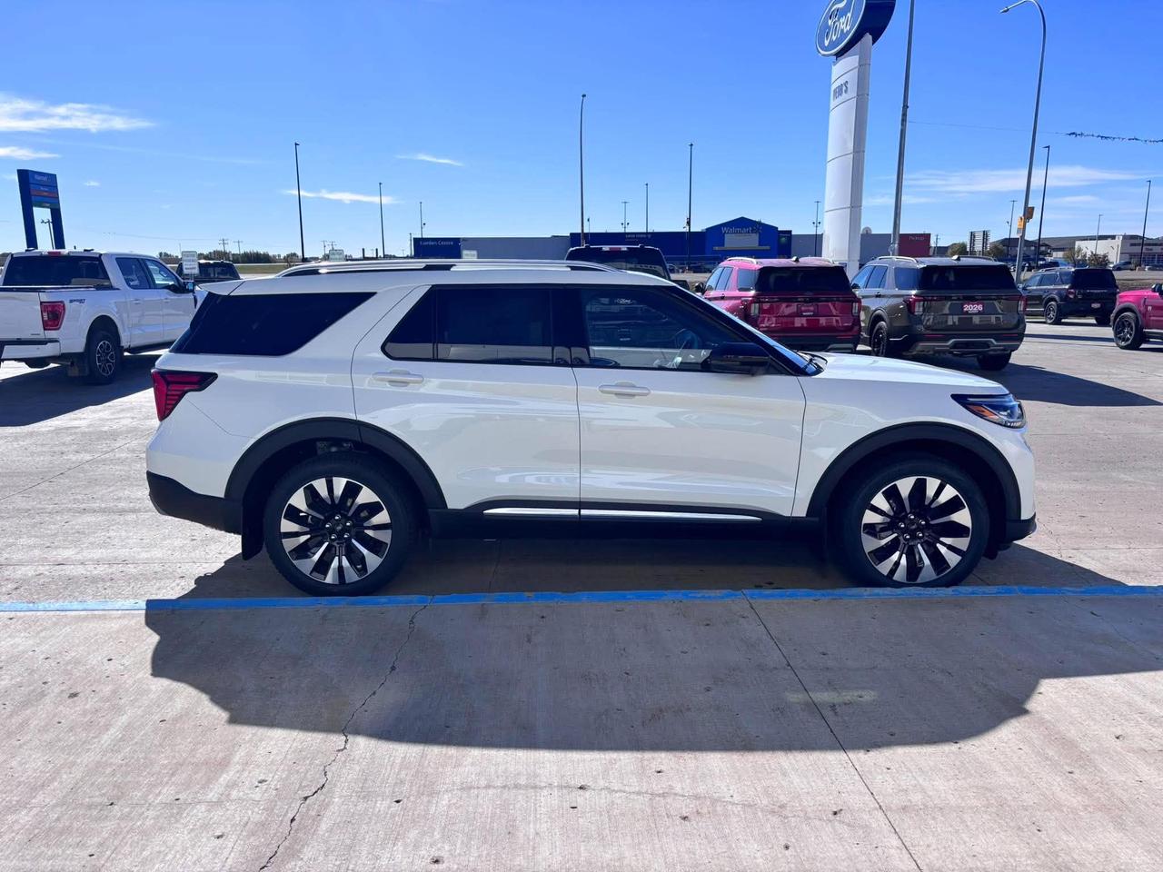 2027 Ford Explorer Platinum 4WD Photo2