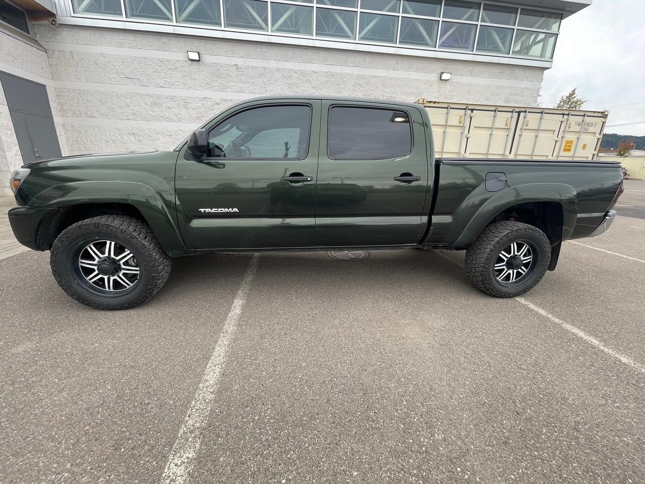 2013 Toyota Tacoma  Photo2