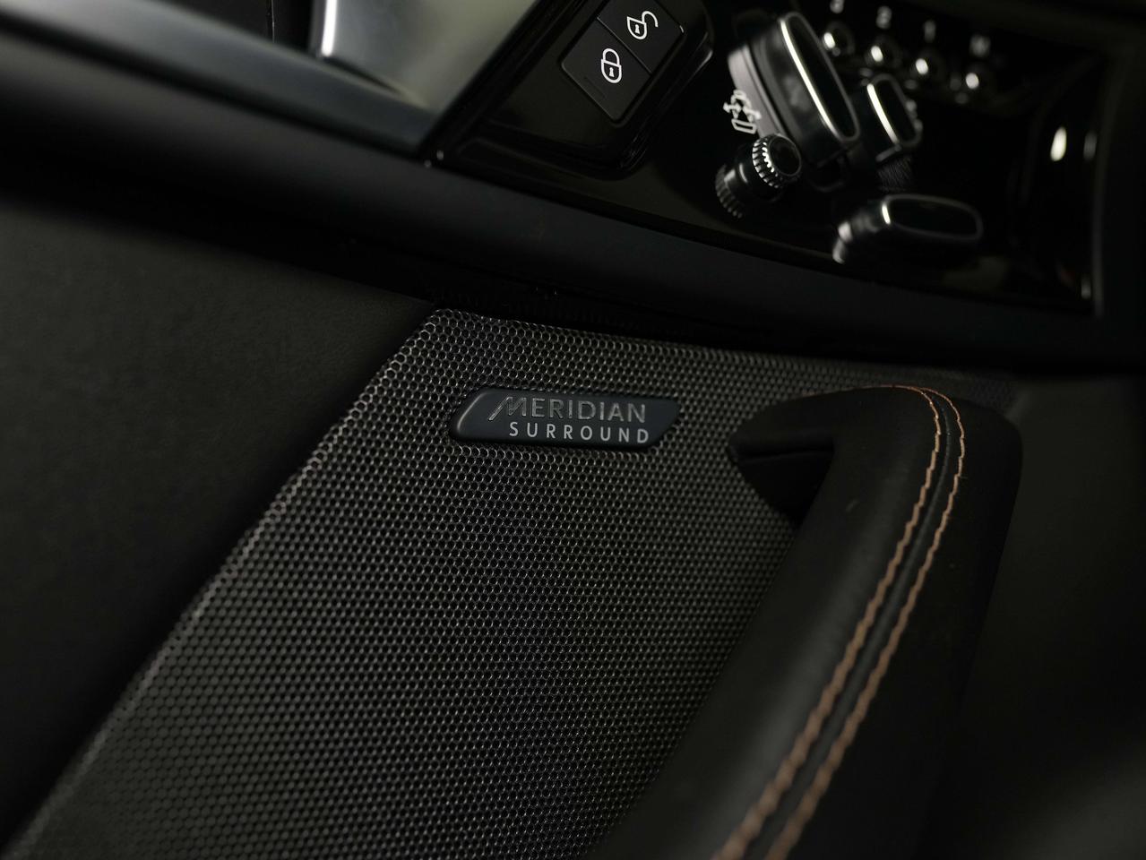 2016 Jaguar F-Type R | AWD | MERIDIAN | PANO | 21 IN Photo