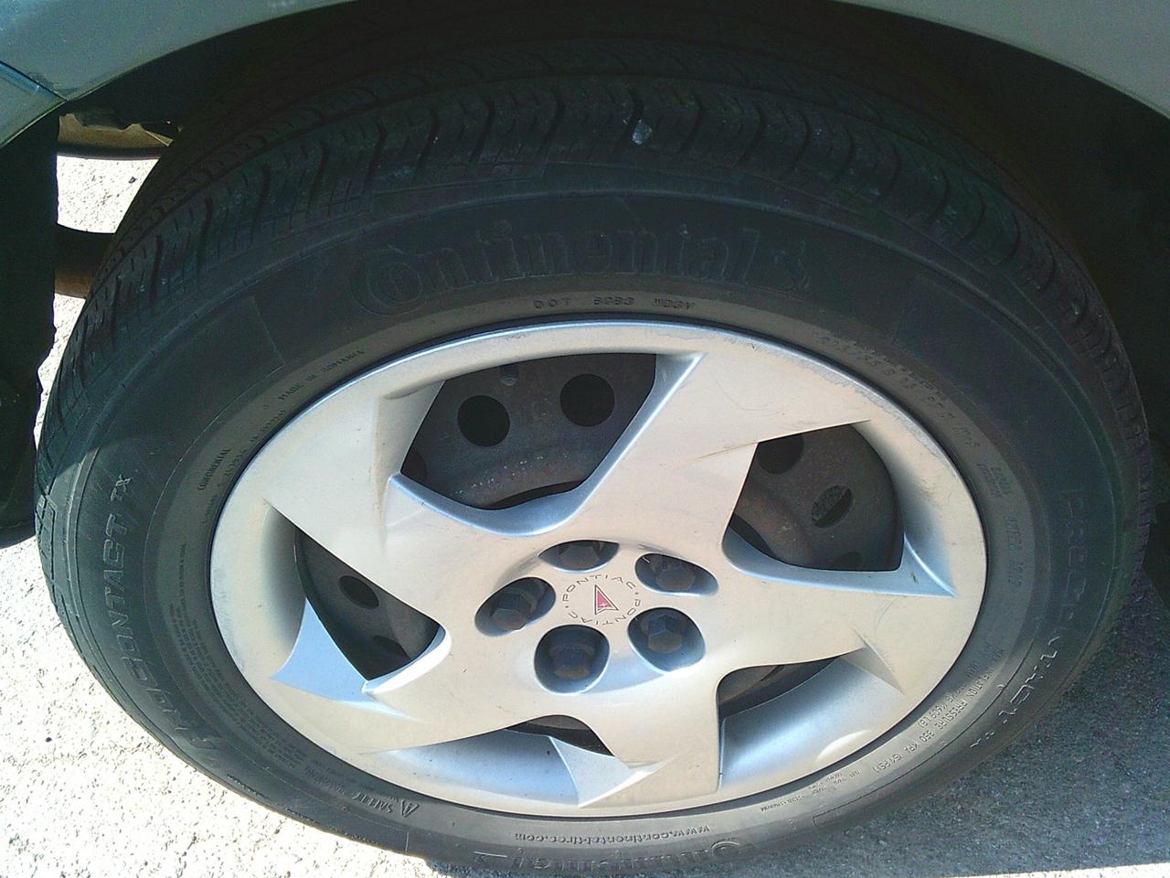 2006 Pontiac Vibe 4DR WGN FWD Photo