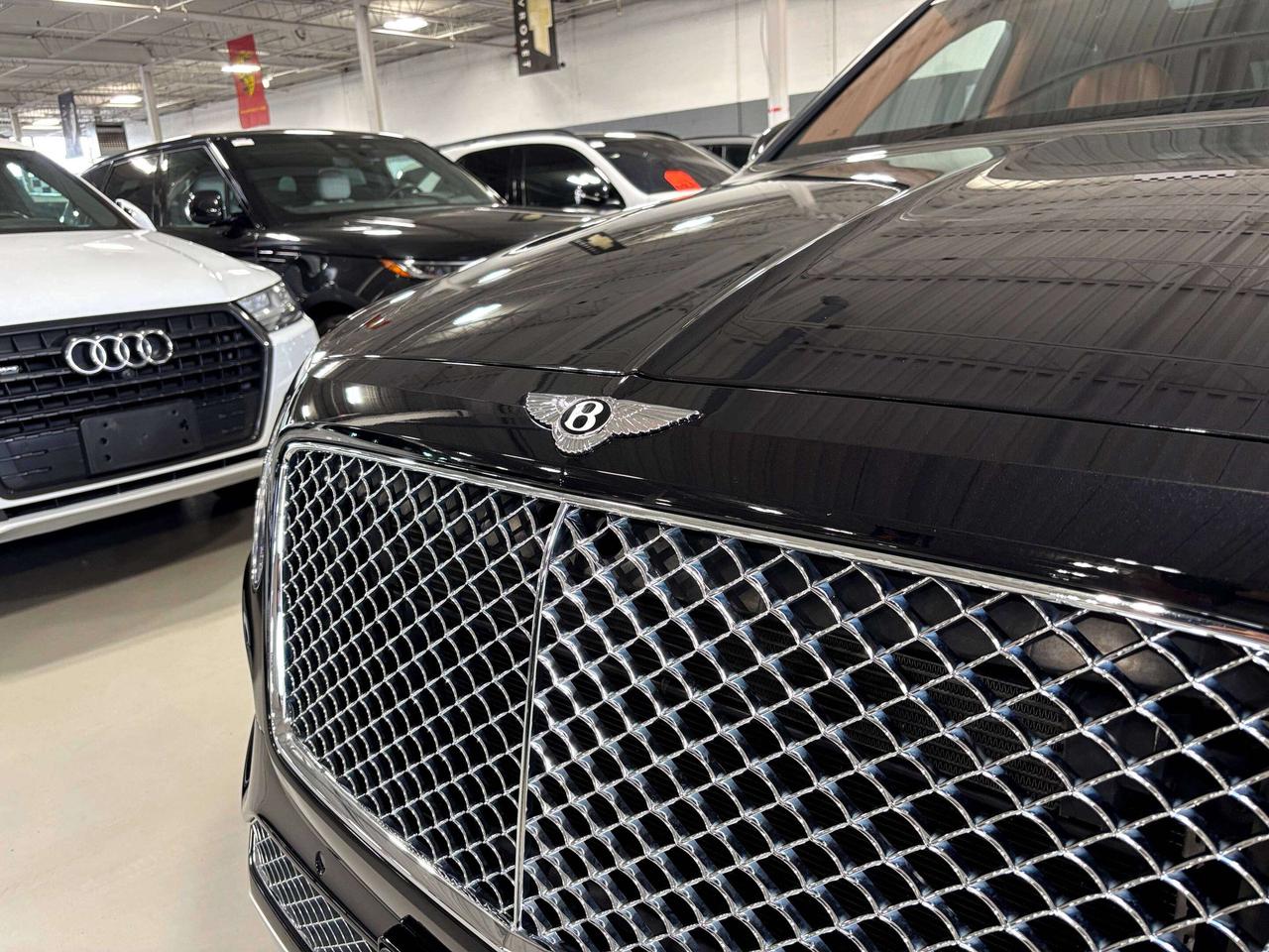 2018 Bentley Bentayga W12|SIGNATURE|REAREXECUTIVE|NO LUX TAX|NIGHTVISION Photo