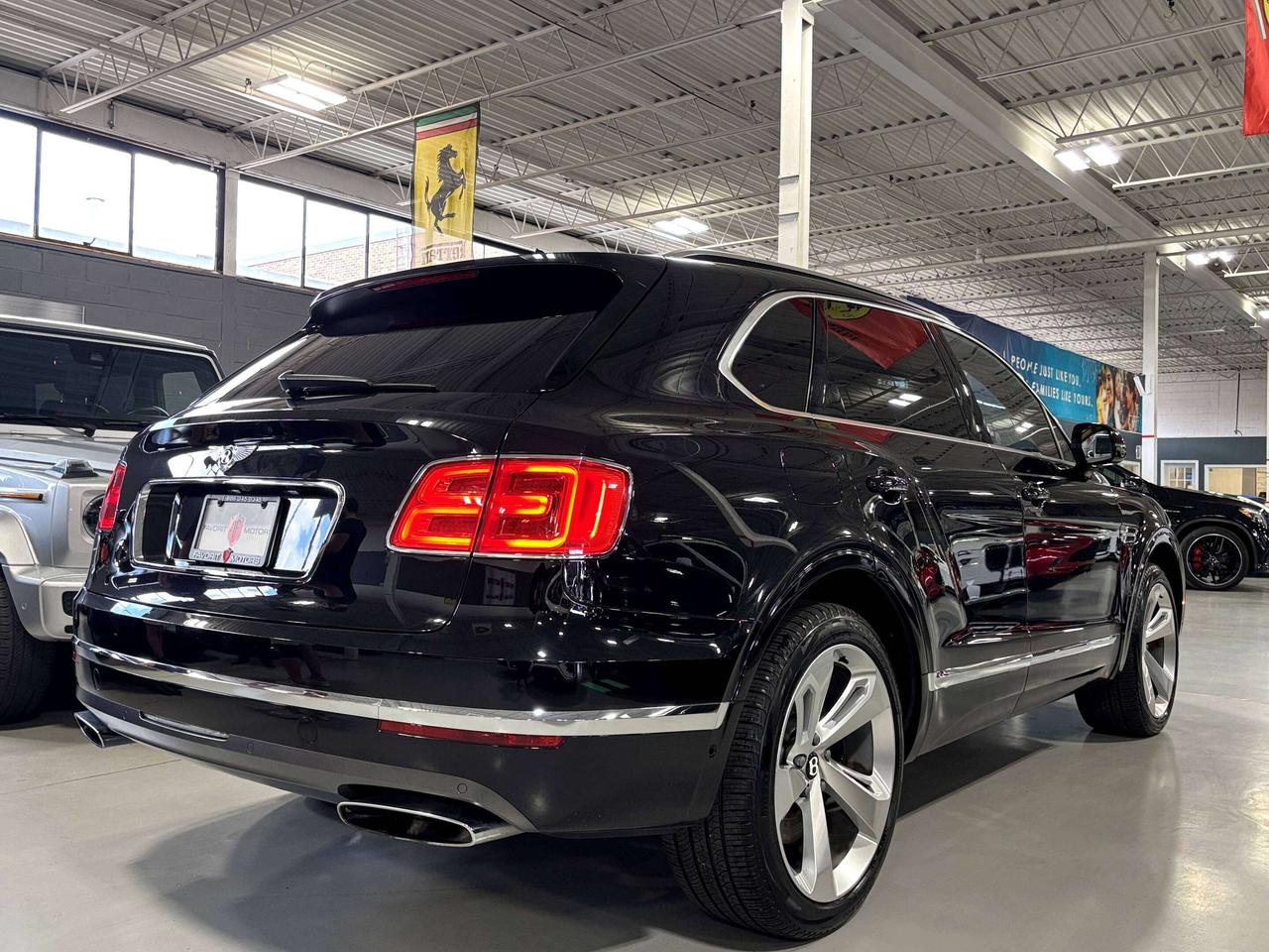 2018 Bentley Bentayga W12|SIGNATURE|REAREXECUTIVE|NO LUX TAX|NIGHTVISION Photo