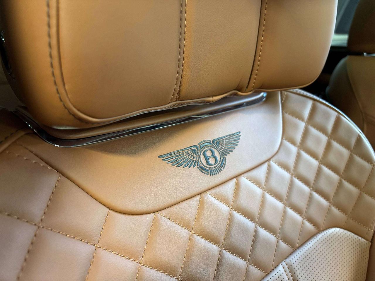 2018 Bentley Bentayga W12|SIGNATURE|REAREXECUTIVE|NO LUX TAX|NIGHTVISION Photo