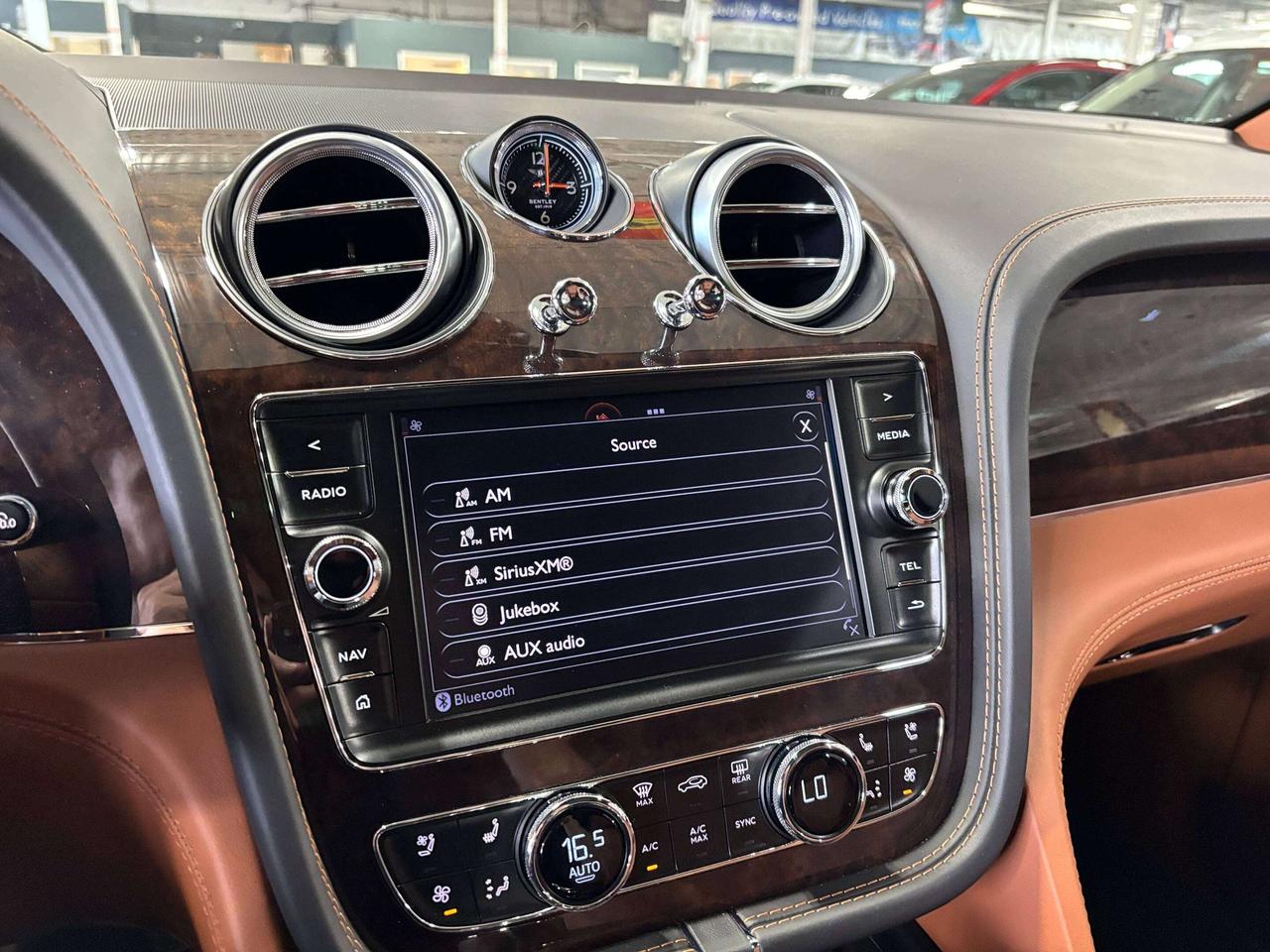 2018 Bentley Bentayga W12|SIGNATURE|REAREXECUTIVE|NO LUX TAX|NIGHTVISION Photo