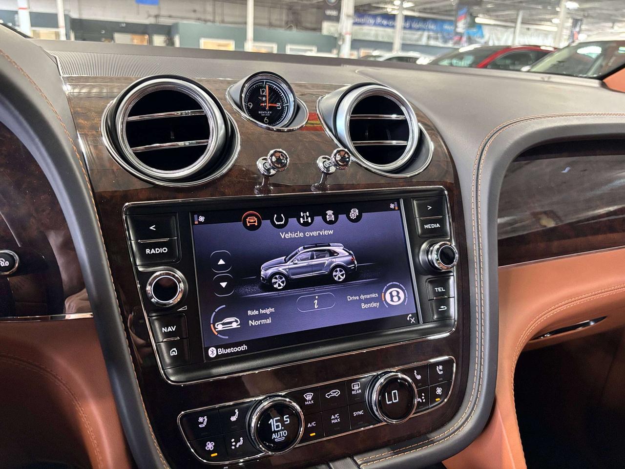 2018 Bentley Bentayga W12|SIGNATURE|REAREXECUTIVE|NO LUX TAX|NIGHTVISION Photo