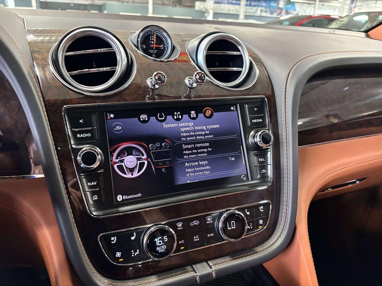 2018 Bentley Bentayga W12|SIGNATURE|REAREXECUTIVE|NO LUX TAX|NIGHTVISION Photo