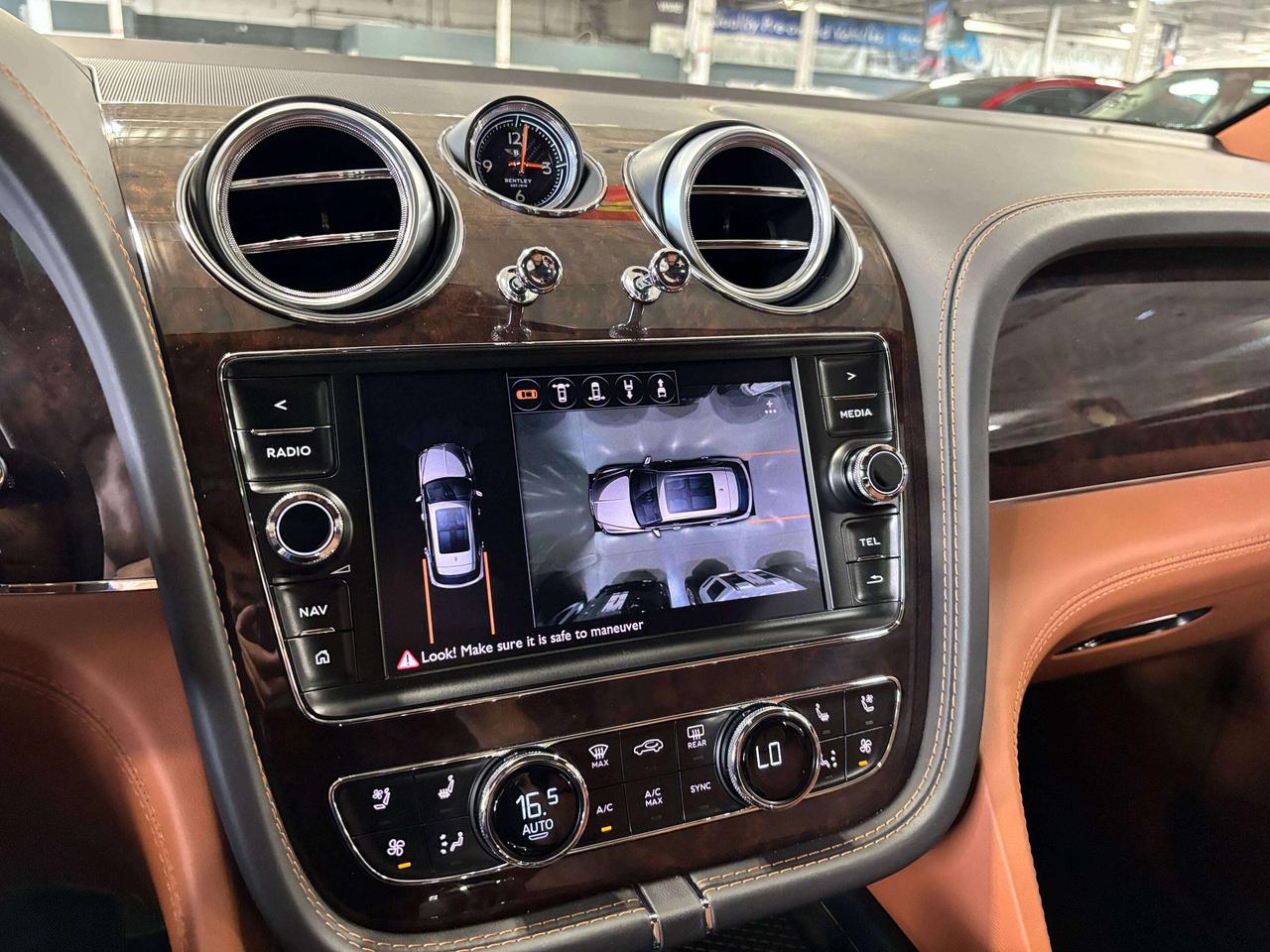 2018 Bentley Bentayga W12|SIGNATURE|REAREXECUTIVE|NO LUX TAX|NIGHTVISION Photo