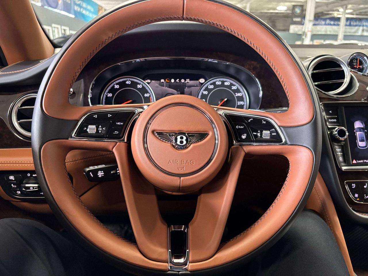 2018 Bentley Bentayga W12|SIGNATURE|REAREXECUTIVE|NO LUX TAX|NIGHTVISION Photo