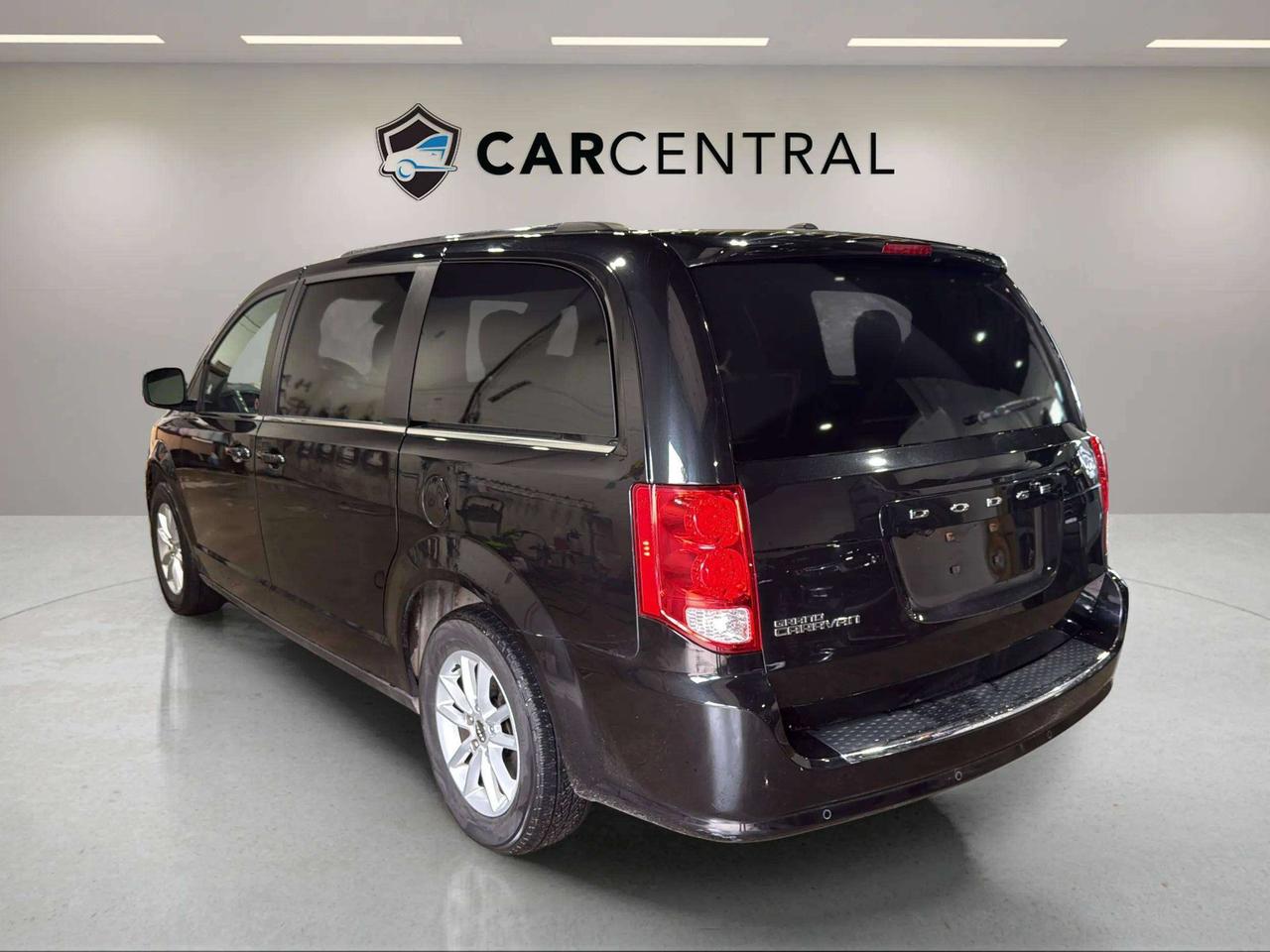 2020 Dodge Grand Caravan PREMIUM PLUS |CLEAN CARFAX|1 OWNER|LEATHER| PWR DR Photo