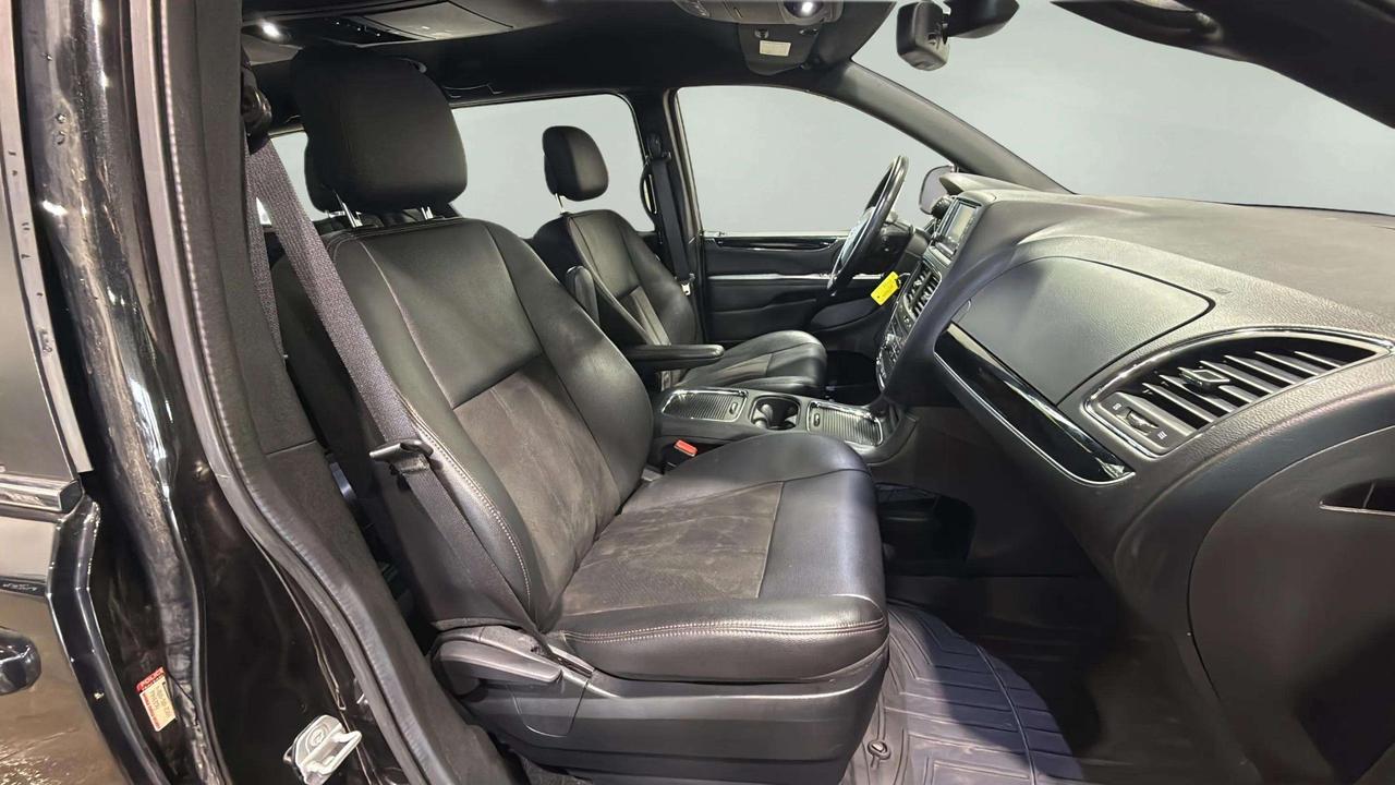 2020 Dodge Grand Caravan PREMIUM PLUS |CLEAN CARFAX|1 OWNER|LEATHER| PWR DR Photo