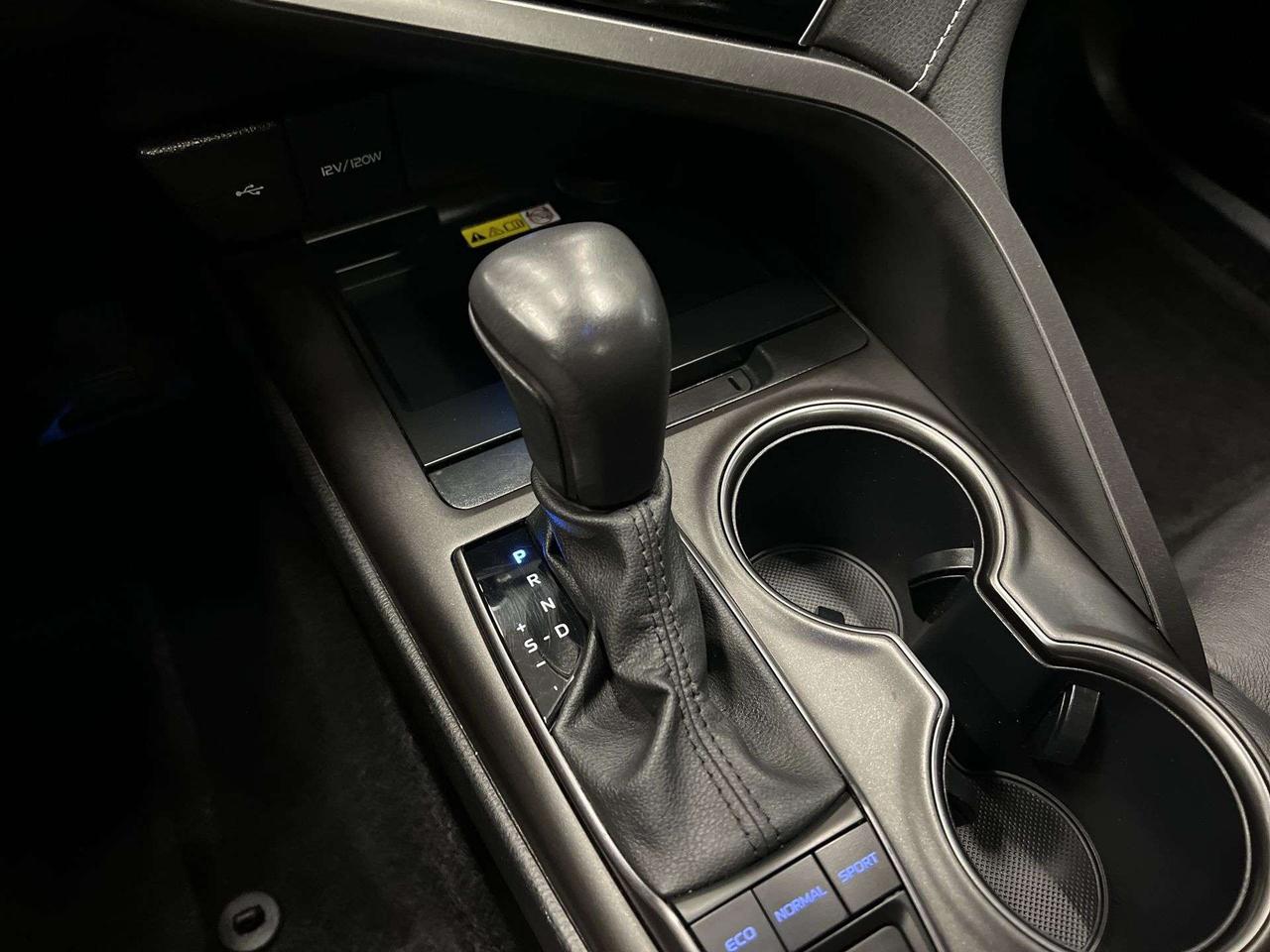 2024 Toyota Camry XSE AWD| LEATHER | PANO ROOF | CARPLAY | REAR CAM Photo