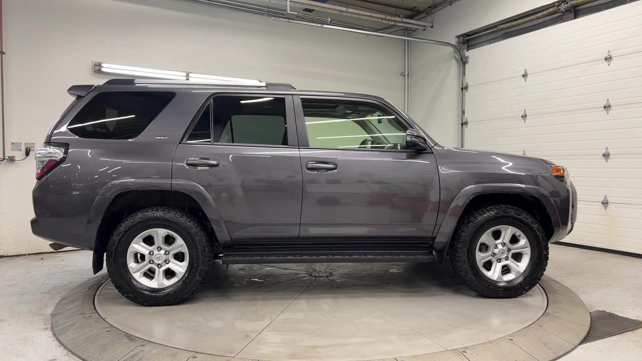 2021 Toyota 4Runner 4X4 | 7-PASS | LEATHER |SUNROOF | TOW PKG | ALLOYS Photo