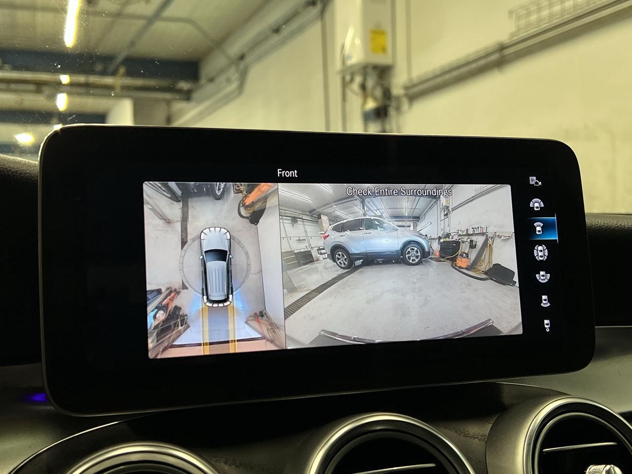 2022 Mercedes-Benz GLC-Class GLC 300 AWD | LOW KMS!! | LEATHER | PANO ROOF |NAV Photo