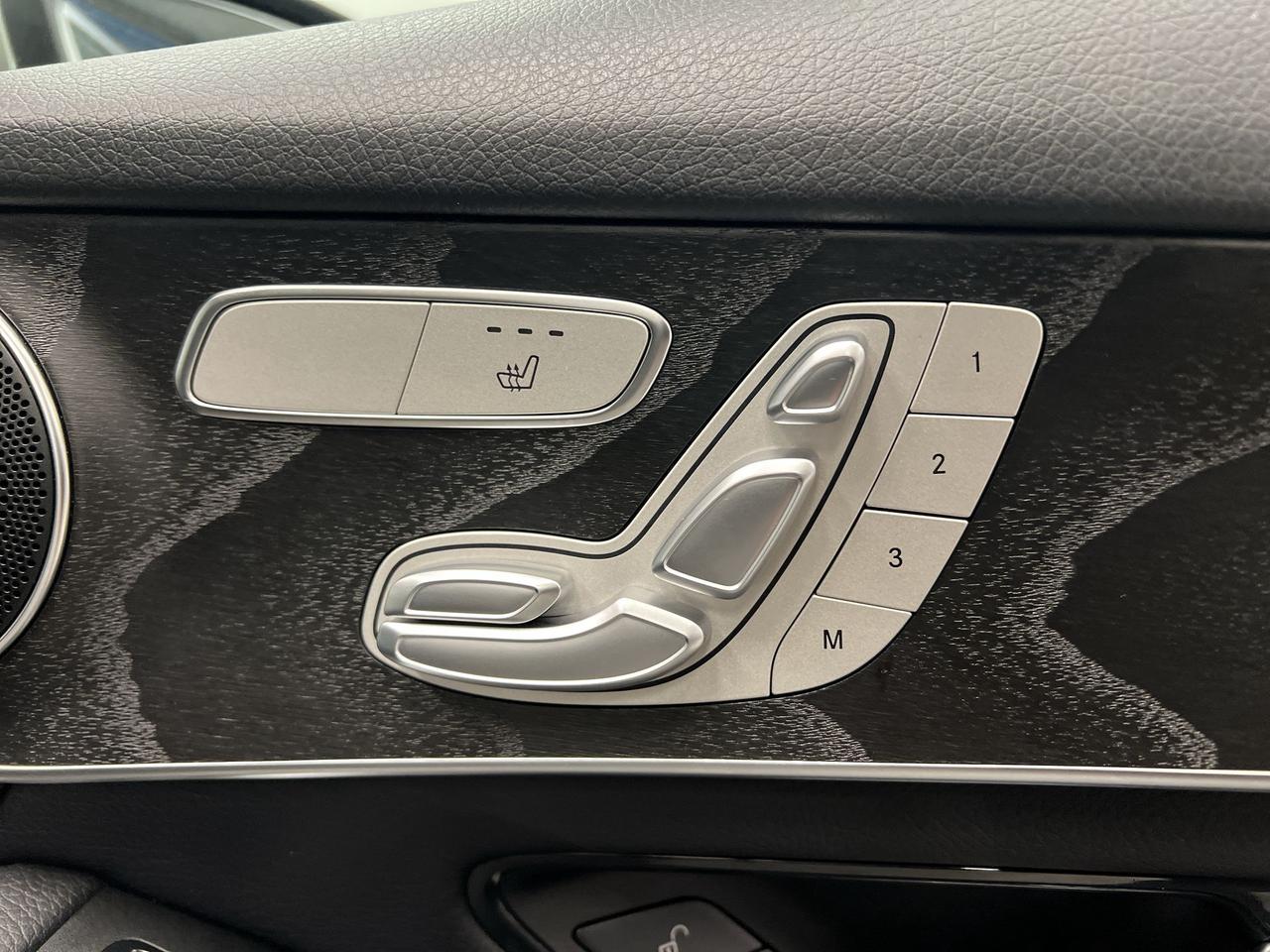 2022 Mercedes-Benz GLC-Class GLC 300 AWD | LOW KMS!! | LEATHER | PANO ROOF |NAV Photo