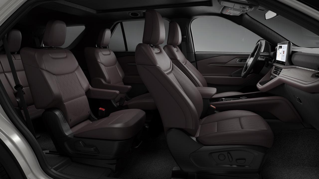 2027 Ford Explorer Platinum Photo5