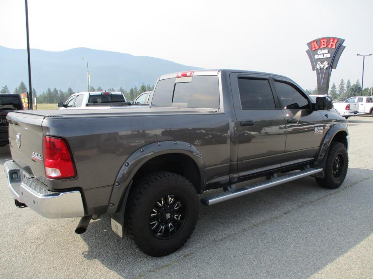 2015 RAM 3500 SLT CREW CAB 4X4 Photo