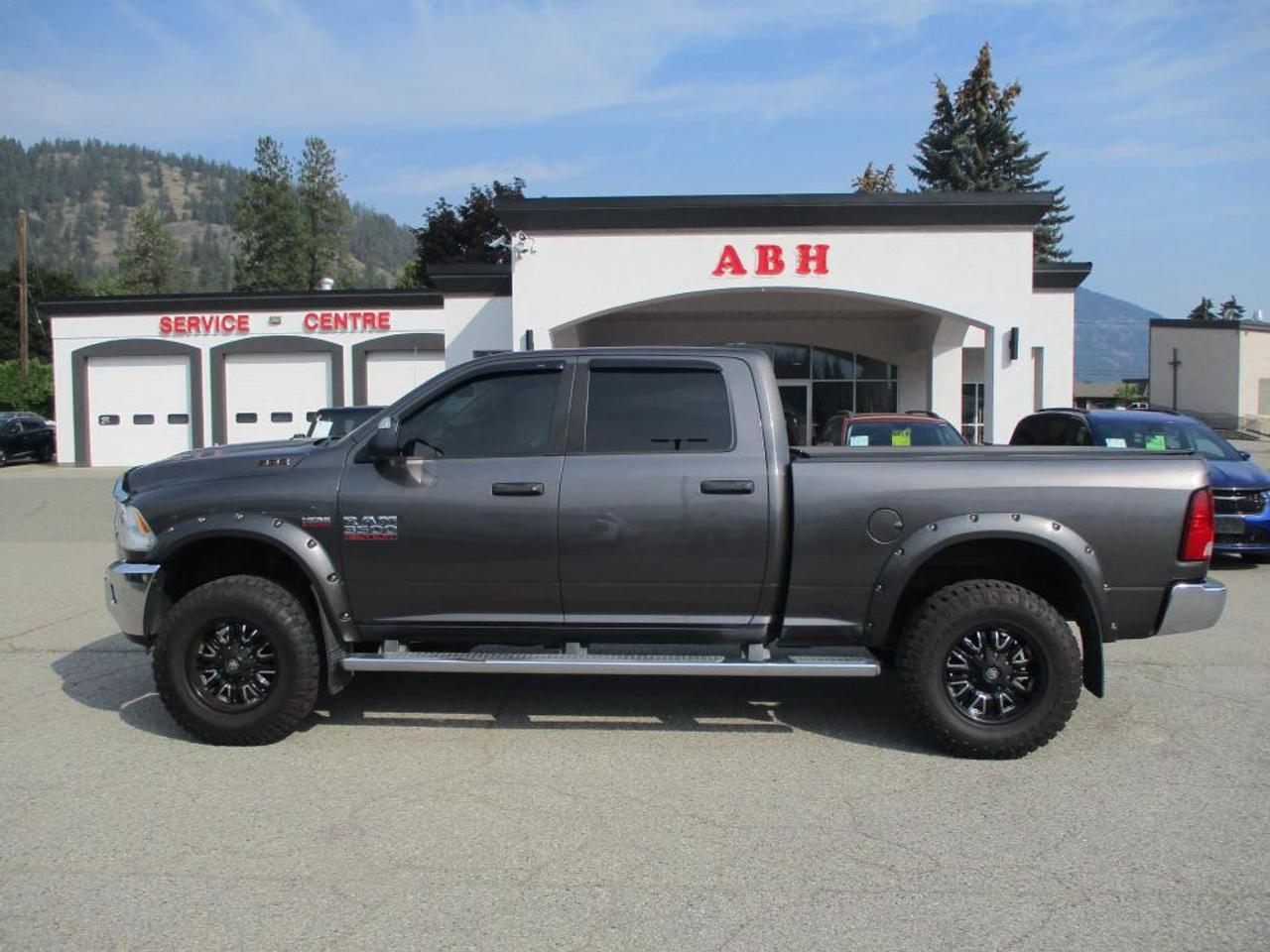 2015 RAM 3500 SLT CREW CAB 4X4 Photo
