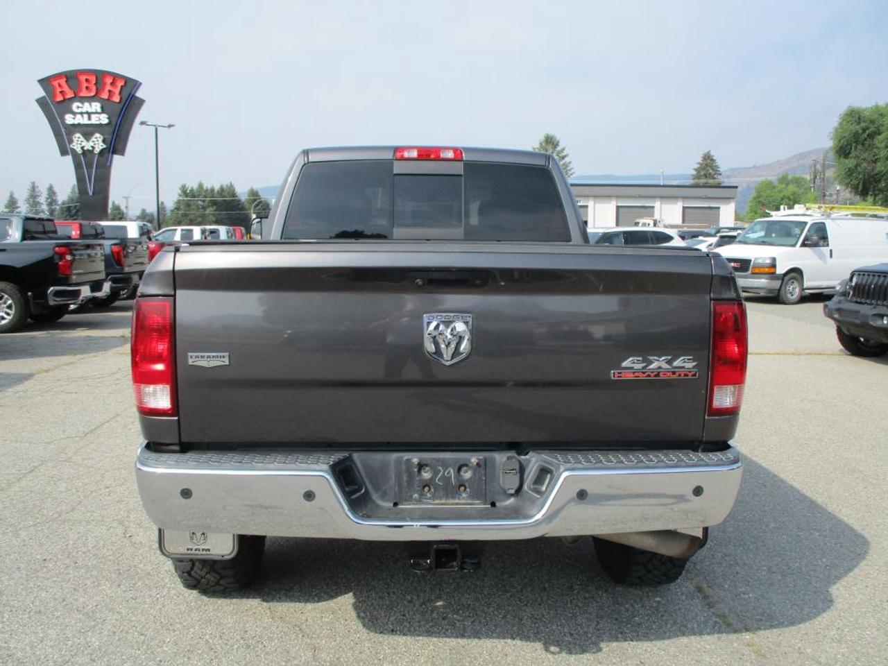2015 RAM 3500 SLT CREW CAB 4X4 Photo