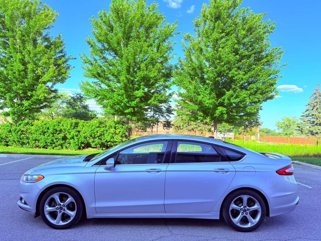 2013 Ford Fusion SE 4dr Sedan (2.5L 4cyl 6A) Photo