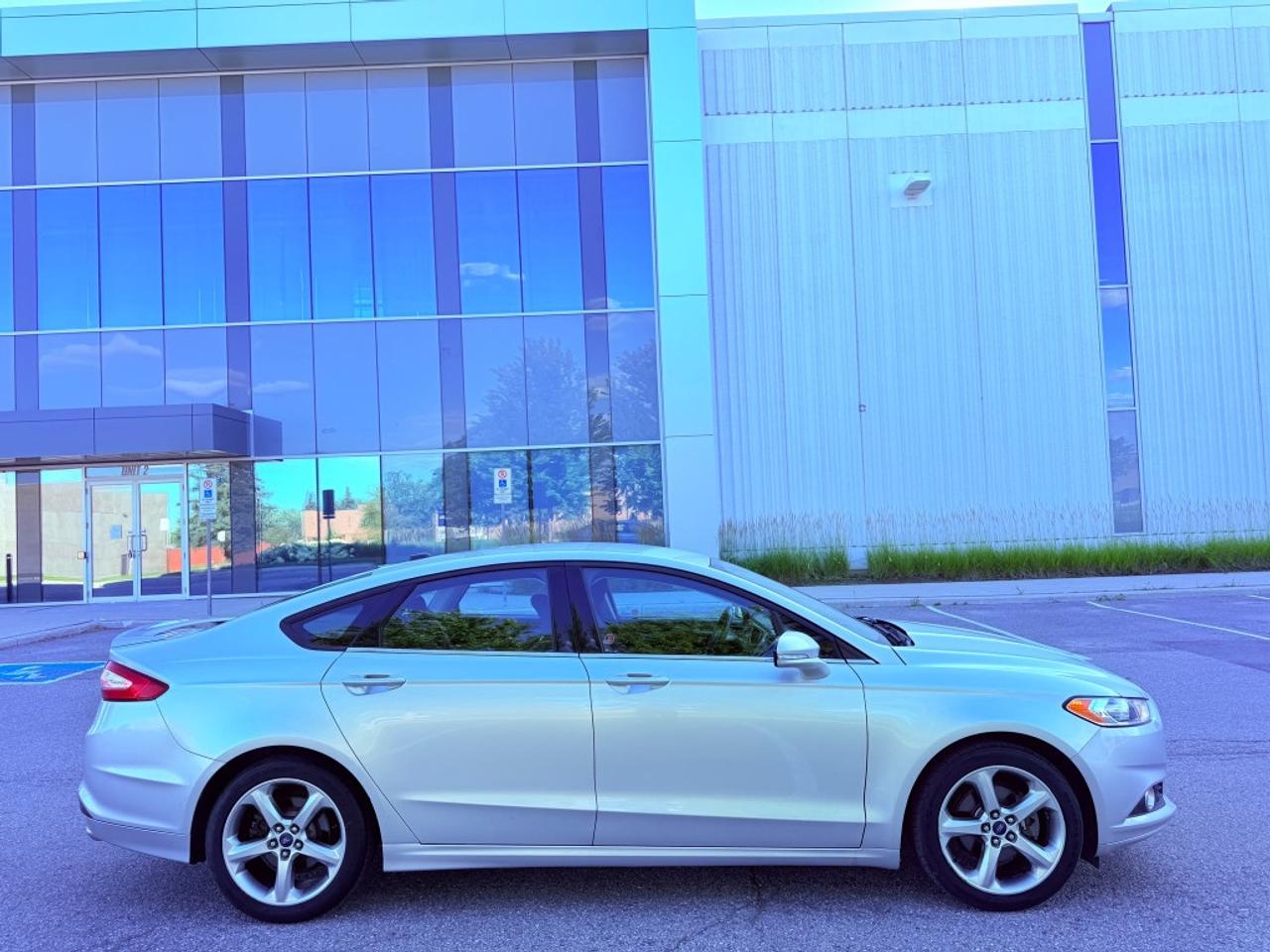 2013 Ford Fusion SE 4dr Sedan (2.5L 4cyl 6A) Photo