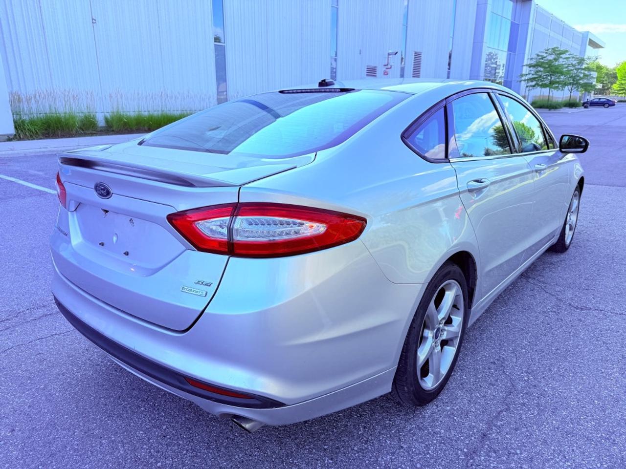 2013 Ford Fusion SE 4dr Sedan (2.5L 4cyl 6A) Photo