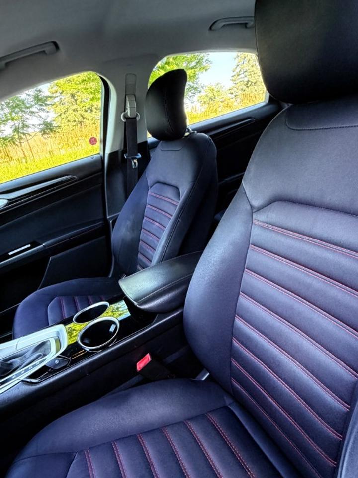 2013 Ford Fusion SE 4dr Sedan (2.5L 4cyl 6A) Photo