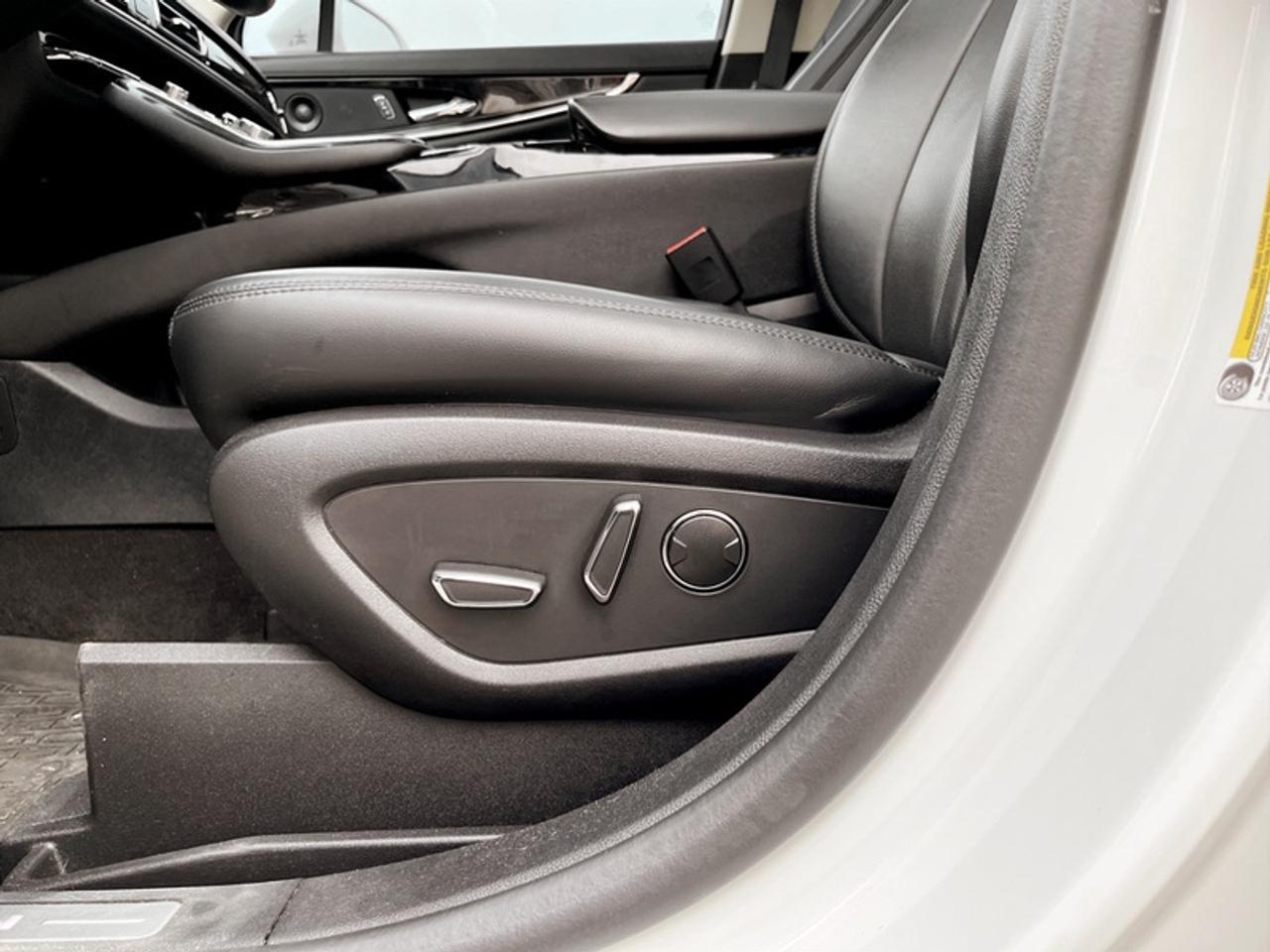 2023 Lincoln Nautilus Reserve  **PANO SUNROOF** Photo