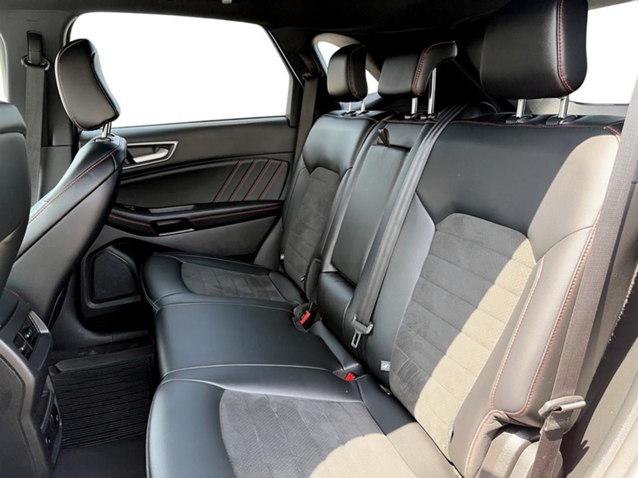 2022 Ford Edge ST Line  *CO-PILOT360 | COLD WEATH. PKG.* Photo