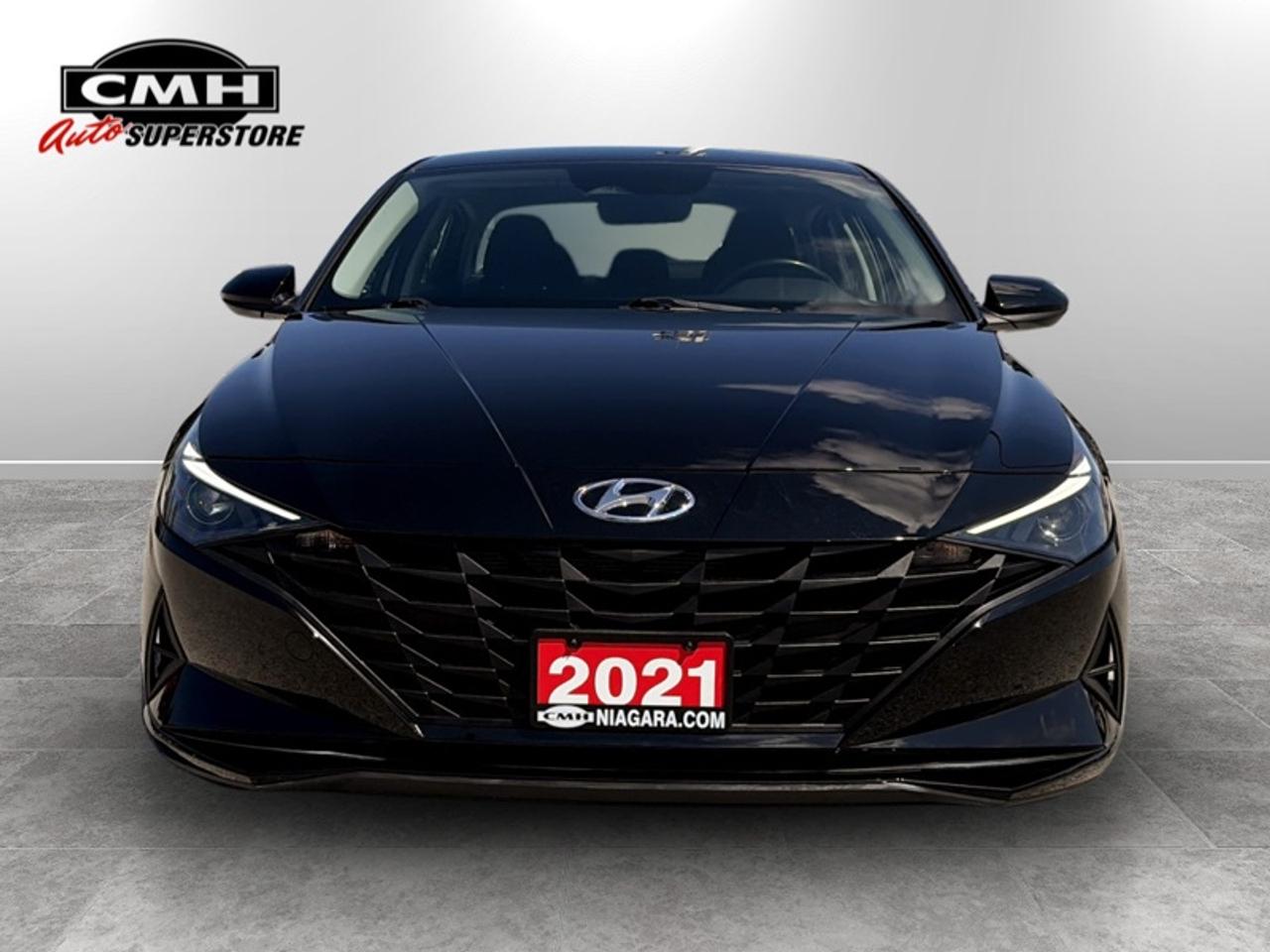 2021 Hyundai Elantra Preferred IVT  **LOW MILEAGE** Photo