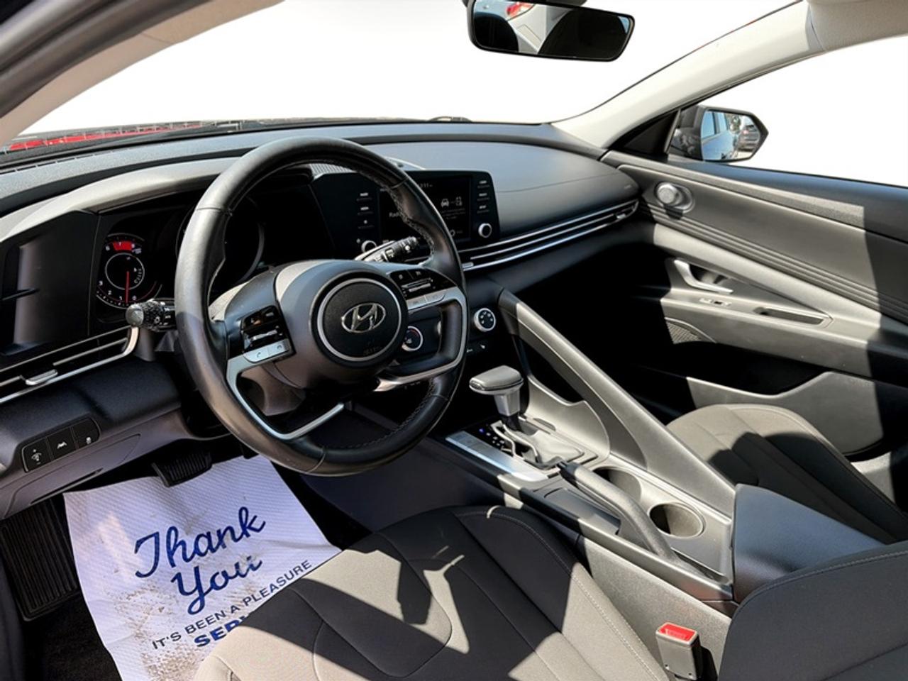 2021 Hyundai Elantra Preferred IVT  **LOW MILEAGE** Photo