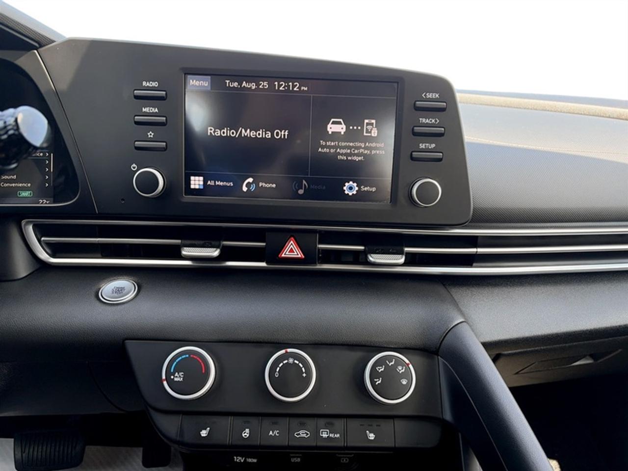 2021 Hyundai Elantra Preferred IVT  **LOW MILEAGE** Photo