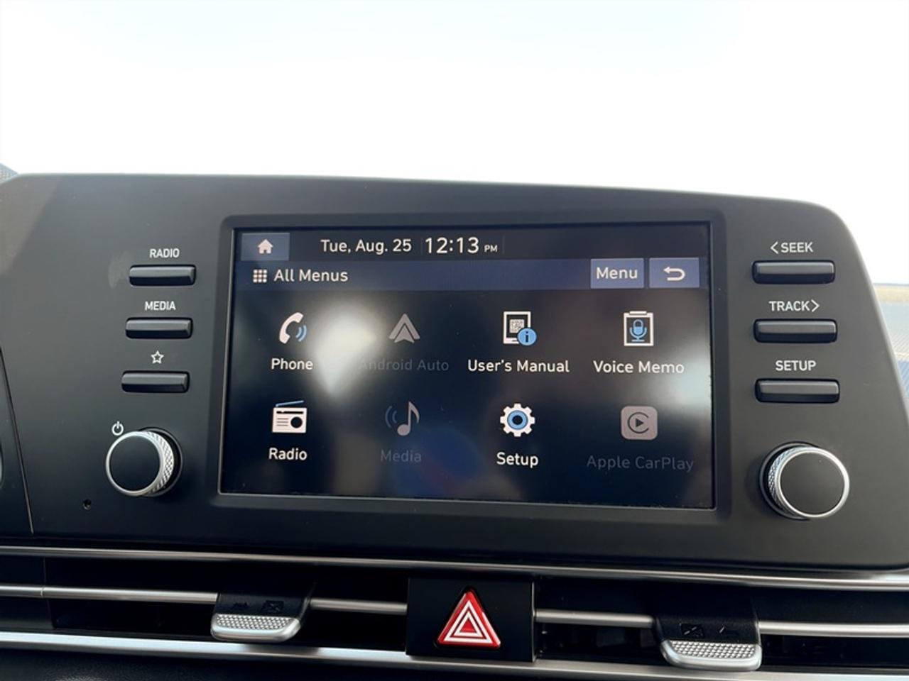 2021 Hyundai Elantra Preferred IVT  **LOW MILEAGE** Photo
