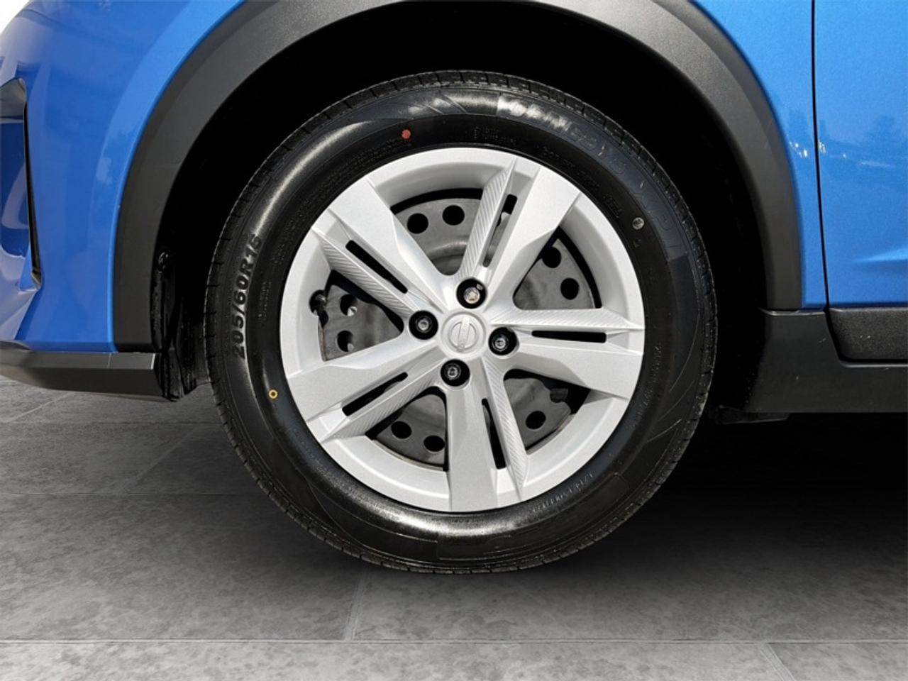 2021 Nissan Kicks S  **LOW KMS - ONE OWNER** Photo