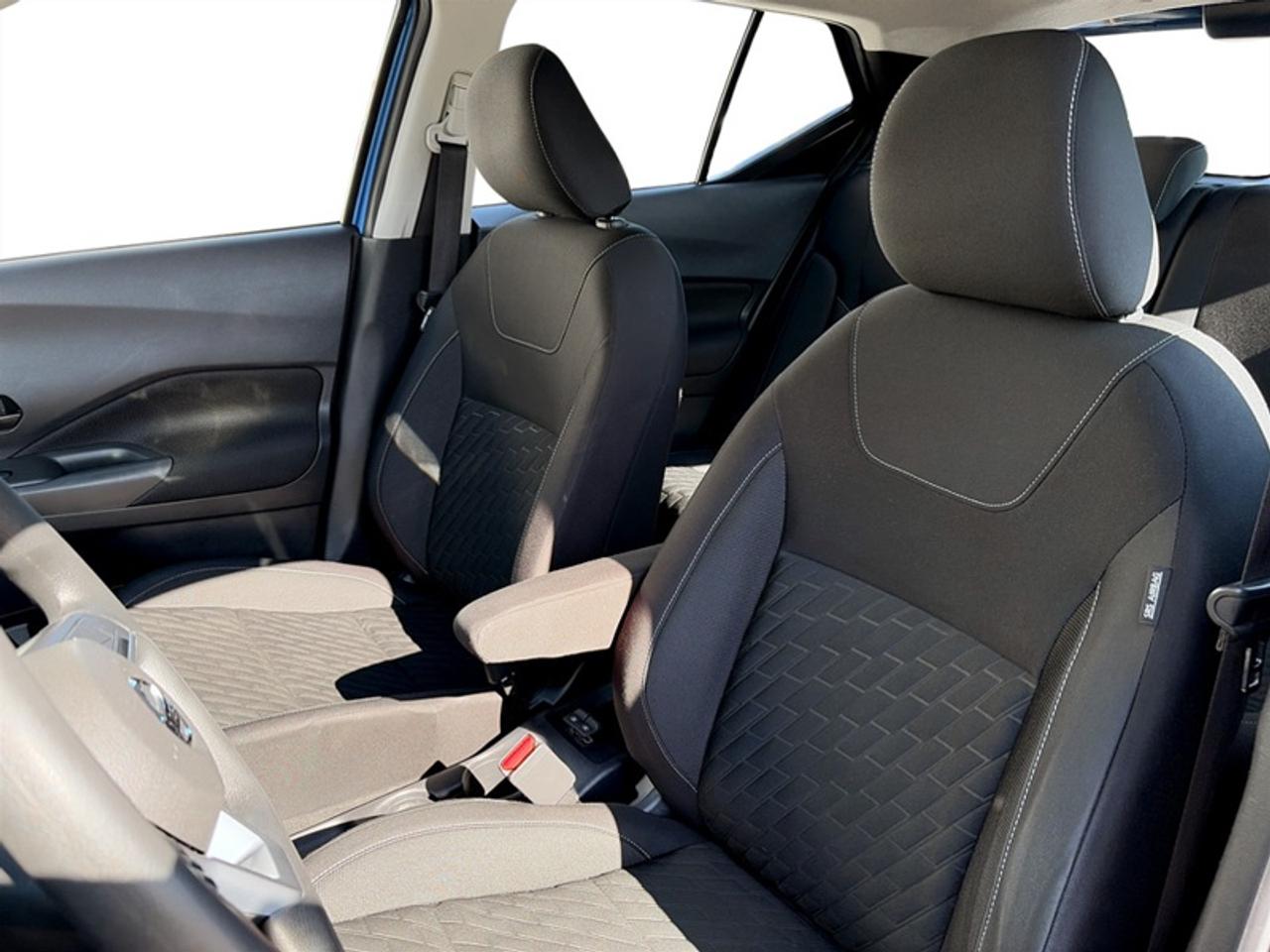 2021 Nissan Kicks S  **LOW KMS - ONE OWNER** Photo