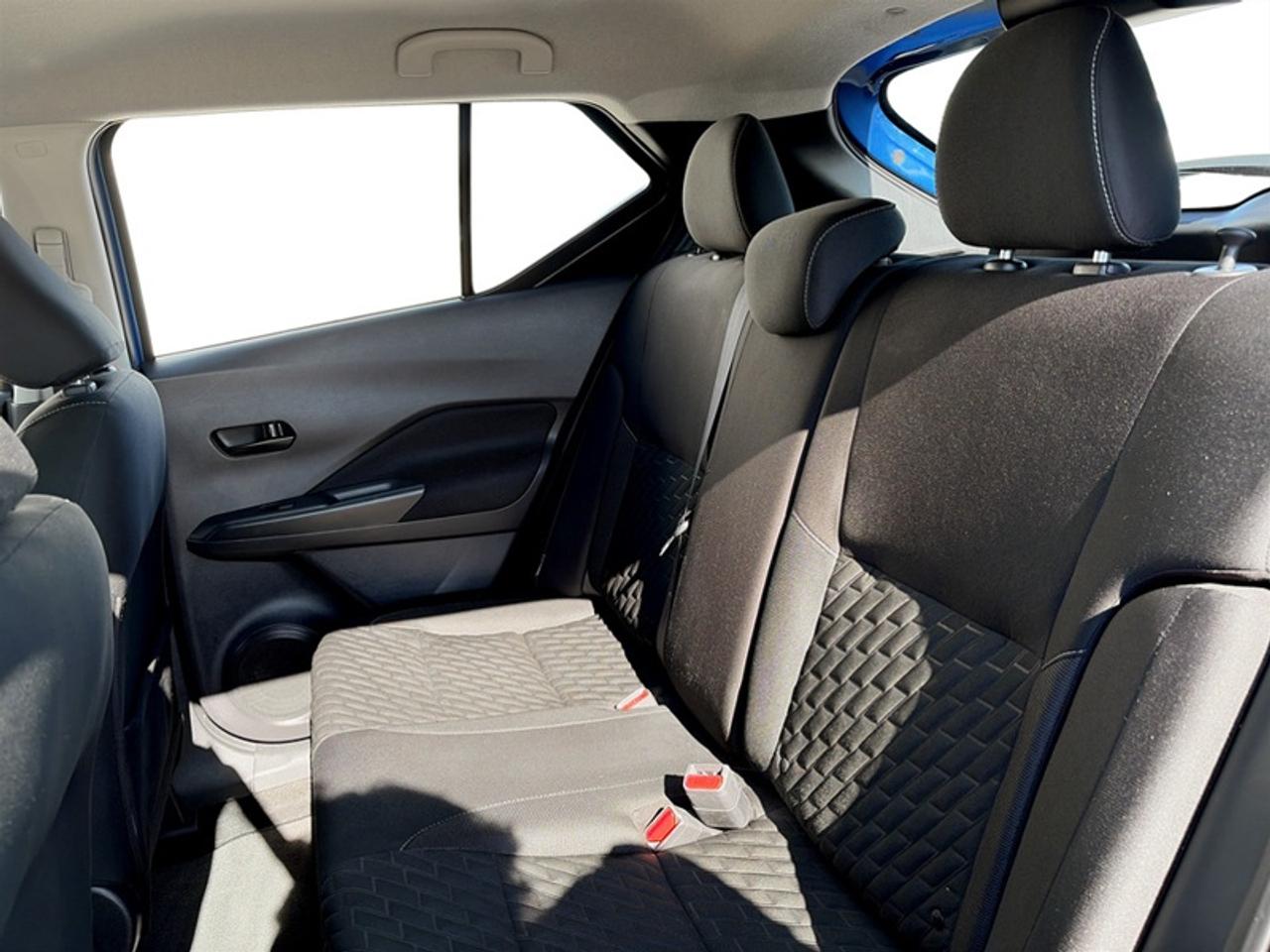 2021 Nissan Kicks S  **LOW KMS - ONE OWNER** Photo