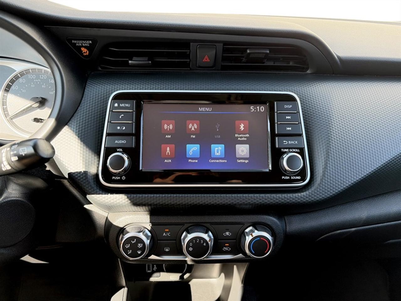 2021 Nissan Kicks S  **LOW KMS - ONE OWNER** Photo