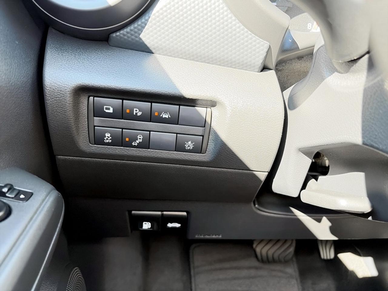 2021 Nissan Kicks S  **LOW KMS - ONE OWNER** Photo