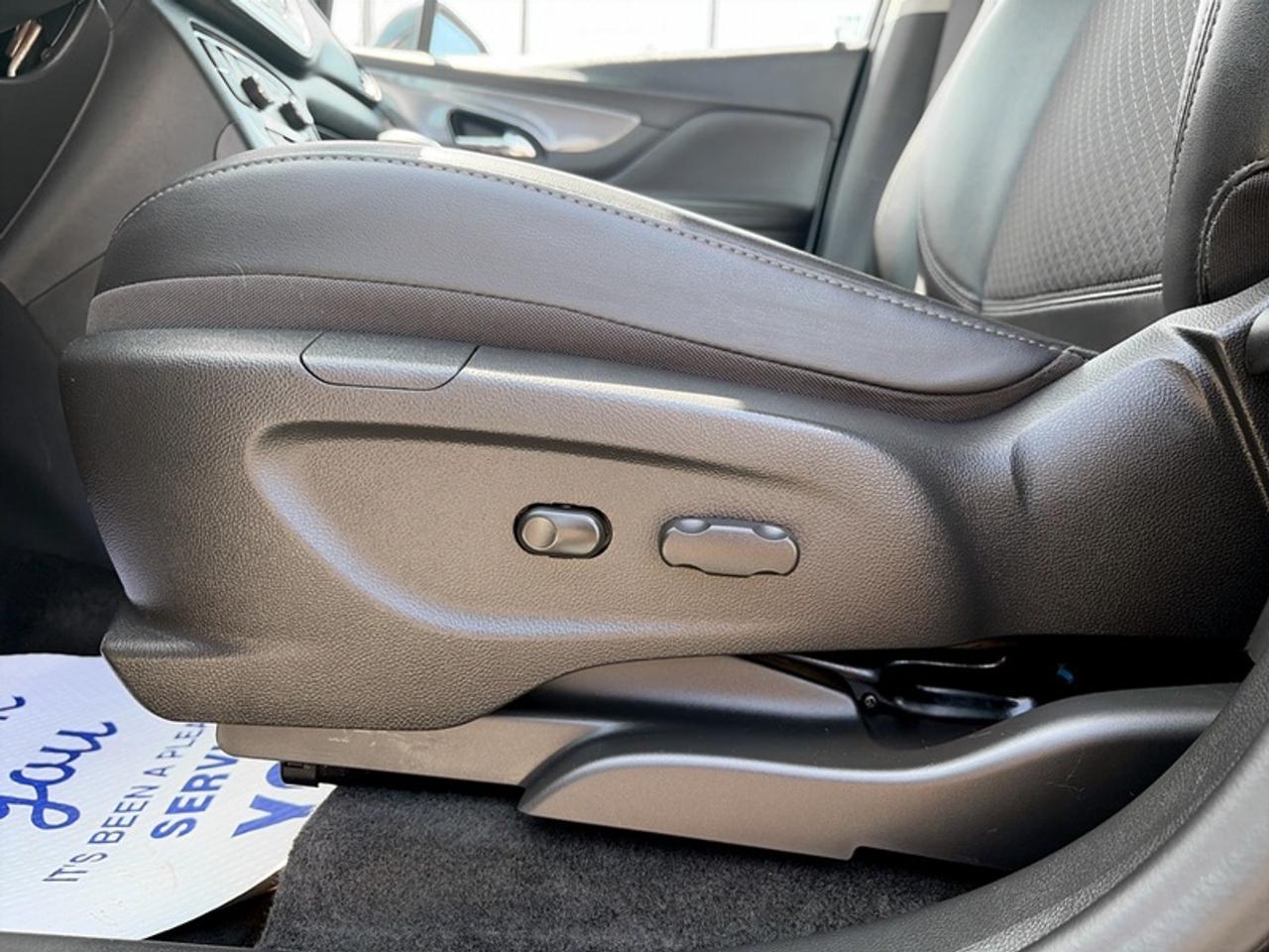 2022 Buick Encore Preferred w/Safety Pkg II  *LOW KMS* Photo
