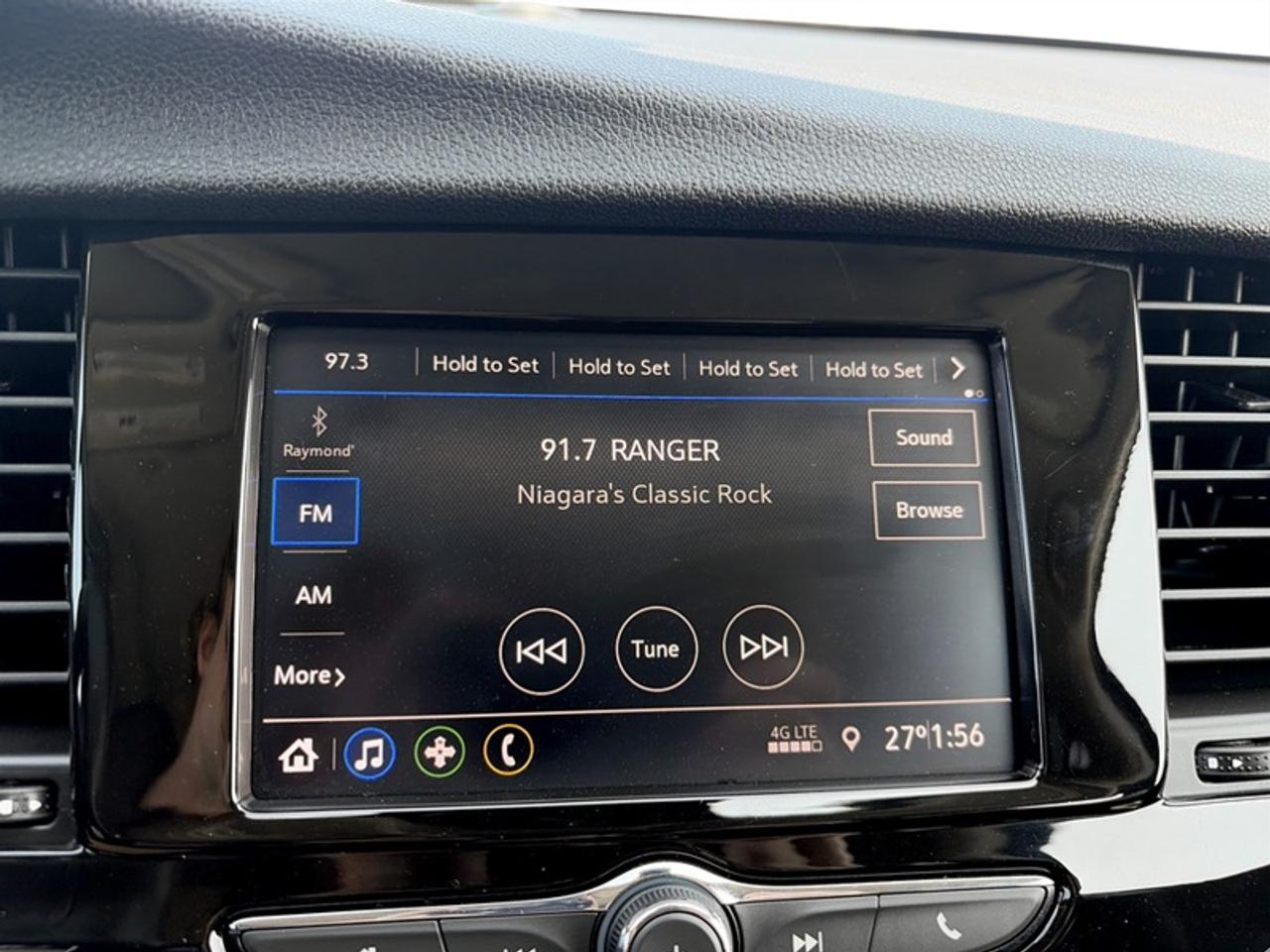 2022 Buick Encore Preferred w/Safety Pkg II  *LOW KMS* Photo