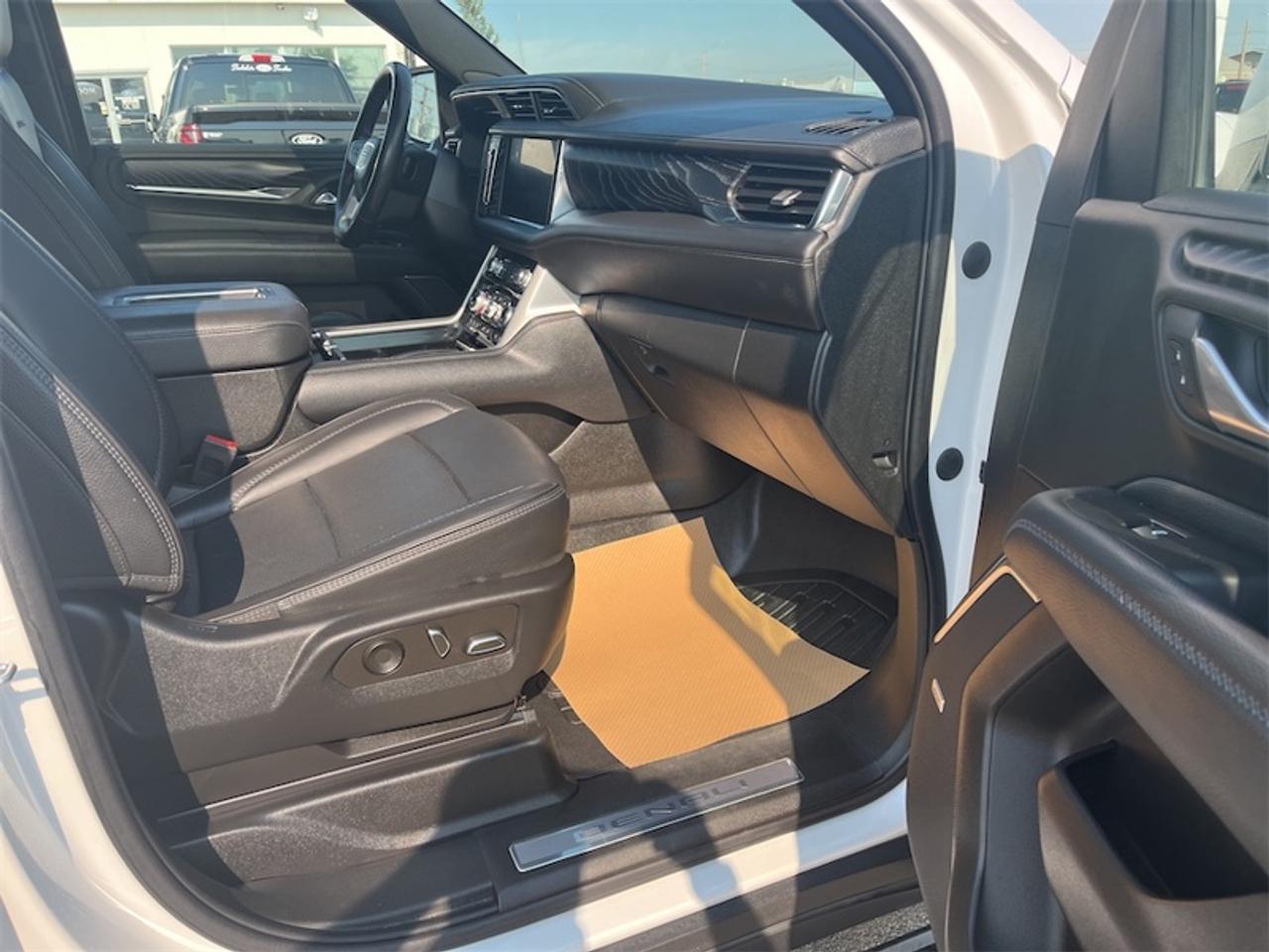 2023 GMC Yukon Denali  - Navigation -  Leather Seats Photo5
