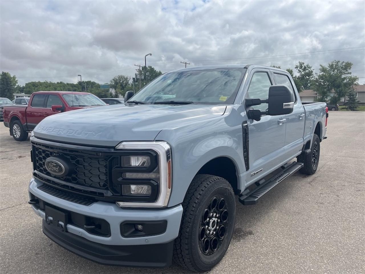 2026 Ford F-350 Super Duty Lariat Photo4