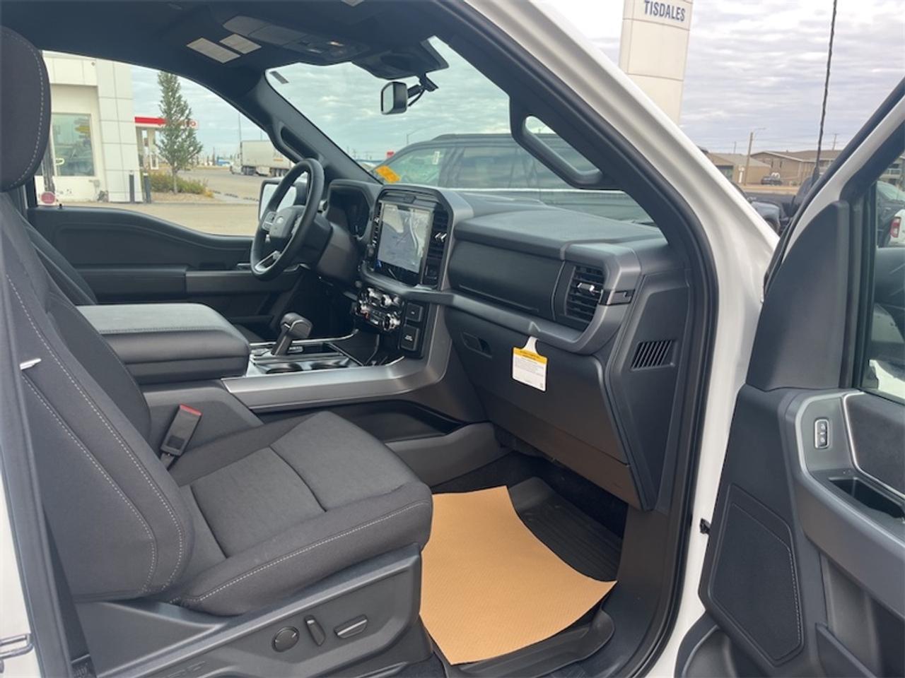 2026 Ford F-150 XLT  - 18" Wheels - Running Boards Photo5