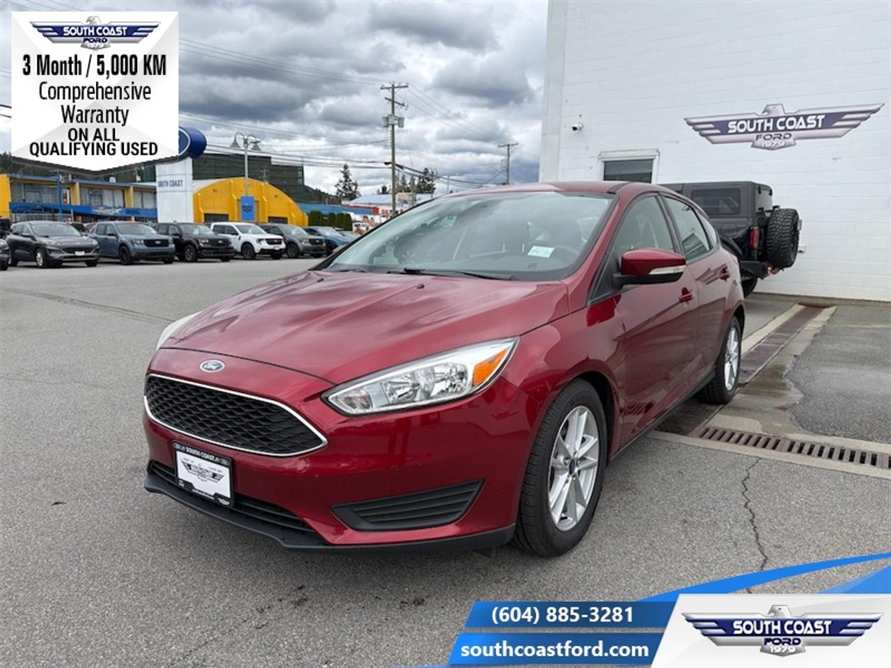 2017 Ford Focus SE Hatch Photo0