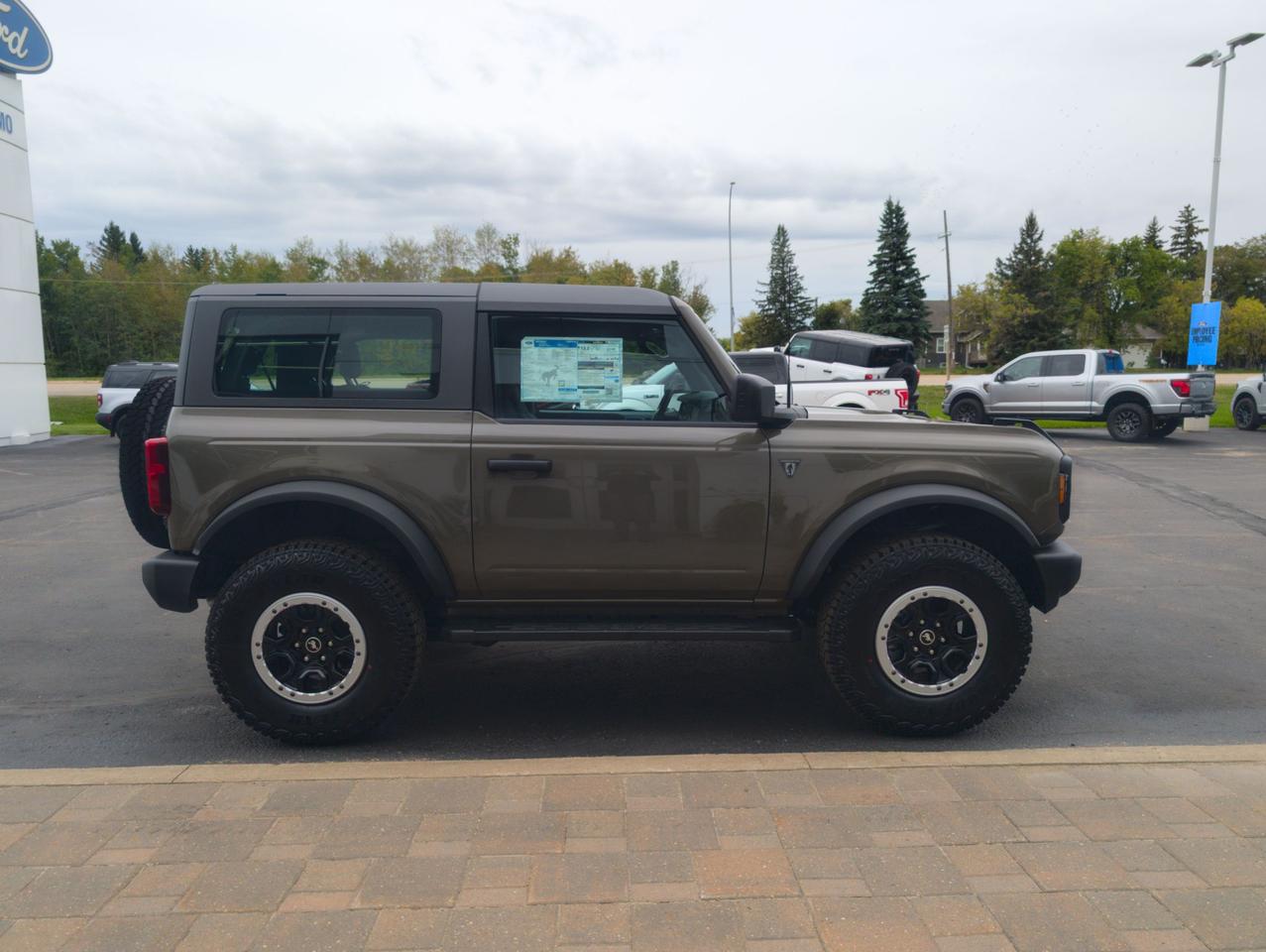 2026 Ford Bronco Base Photo4