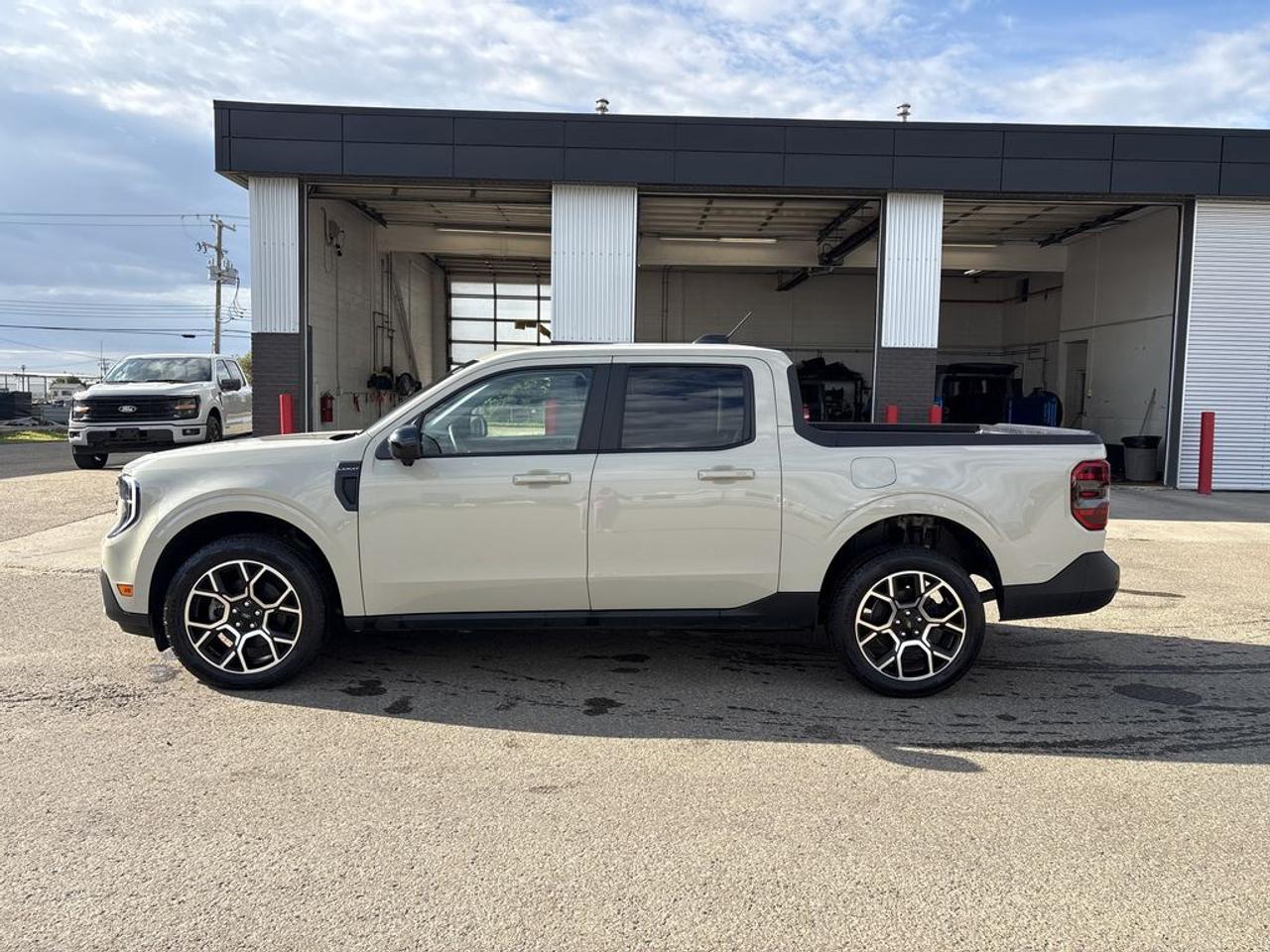 2025 Ford Maverick Lariat Photo3