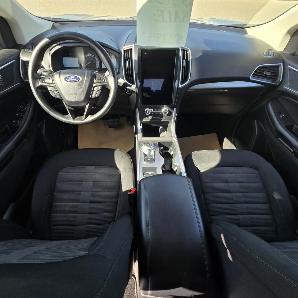 2024 Ford Edge SEL Photo1