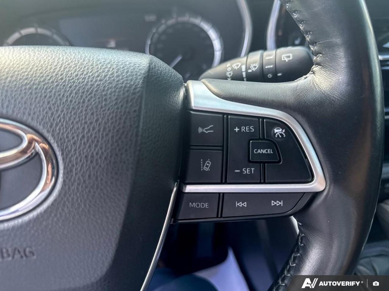 2023 Toyota Highlander 4WD Photo
