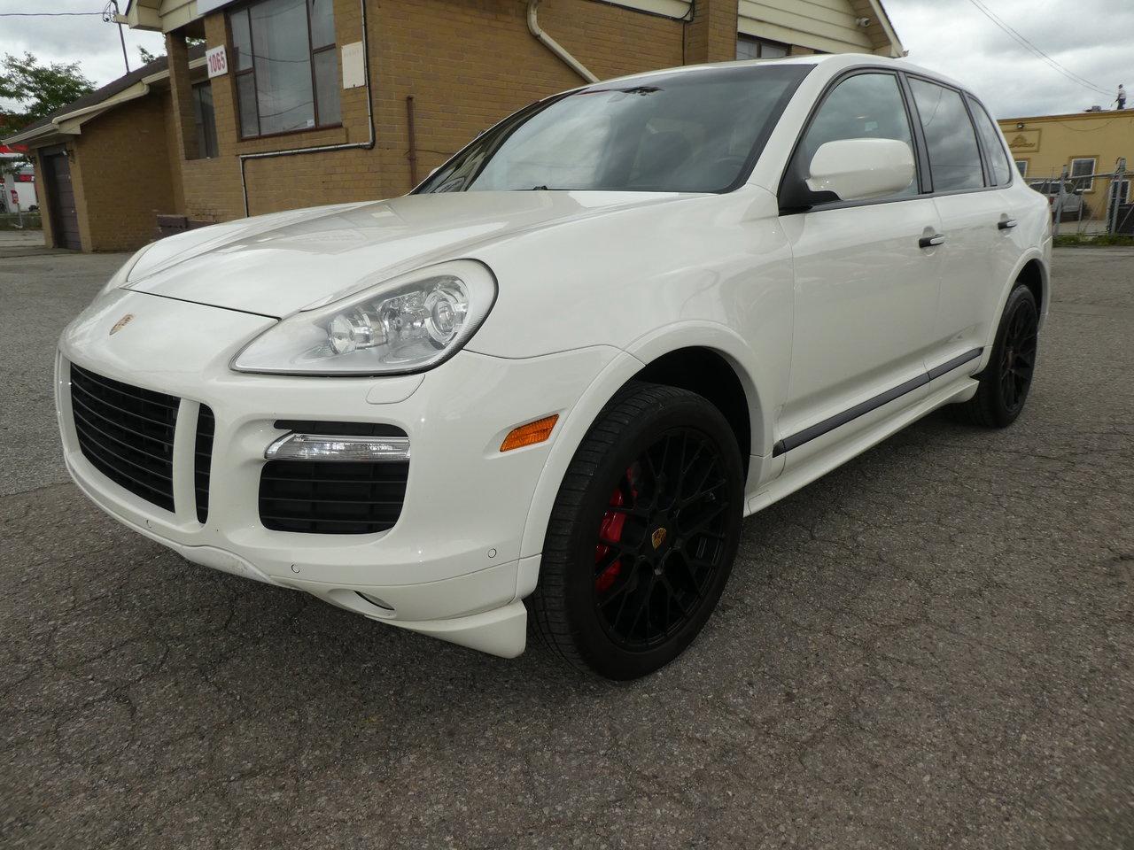 2010 Porsche Cayenne GTS - Photo #1