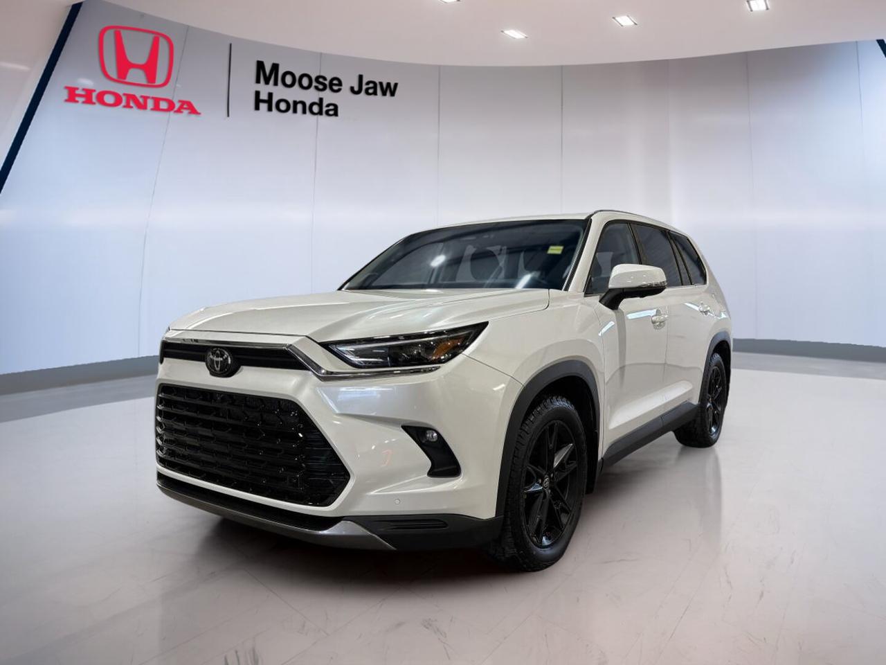 Used 2026 Toyota Grand Highlander XLE AWD for sale in Moose Jaw, SK